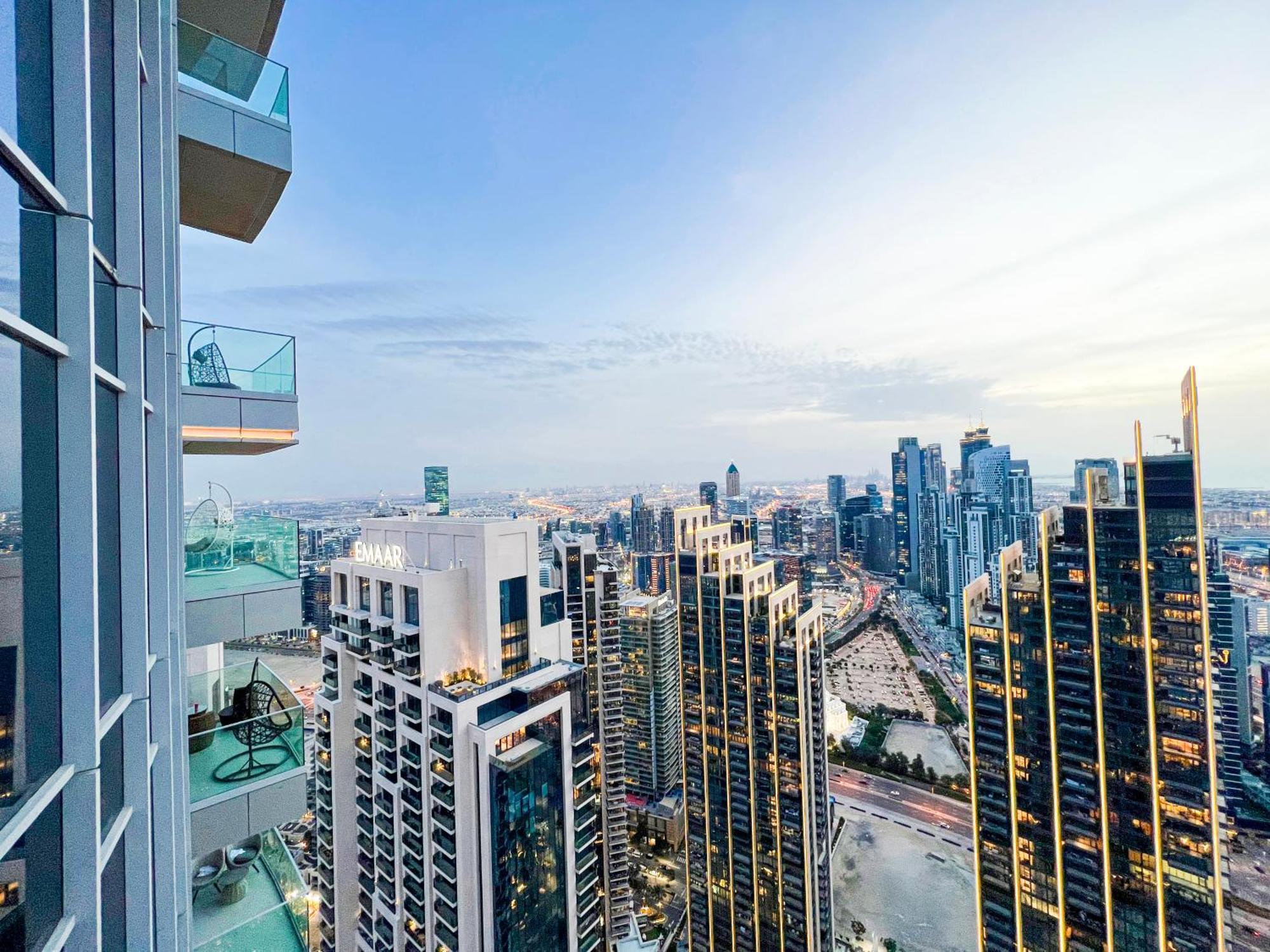 Downtown Luxury - Stunning Burj Khalifa & Sea View - 5 Minutes Walk To Mall *
