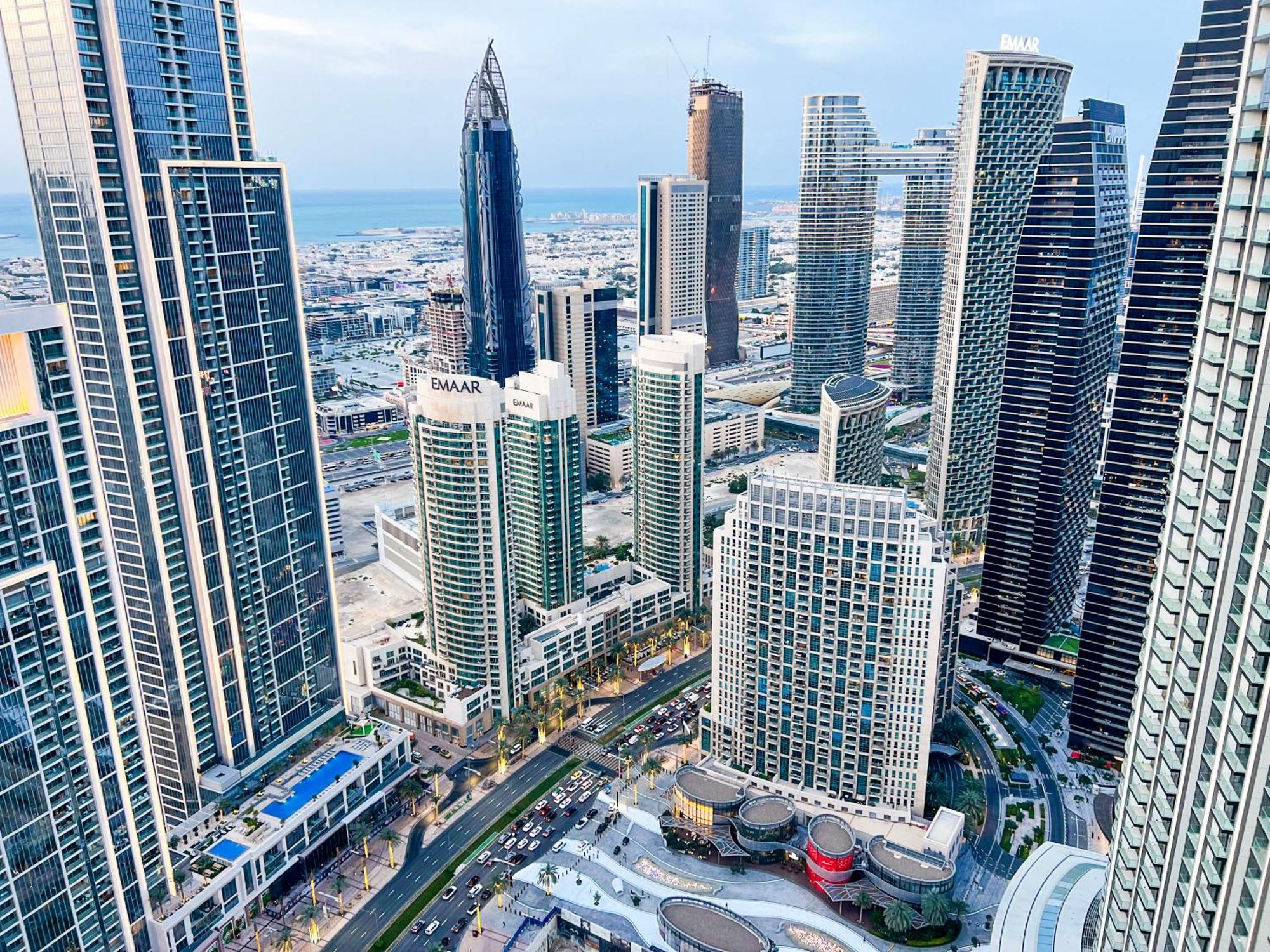 Downtown Luxury - Stunning Burj Khalifa & Sea View - 5 Minutes Walk To Mall