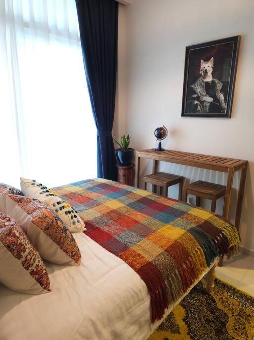 Apartment 1bhk Canal View Near Mall *
