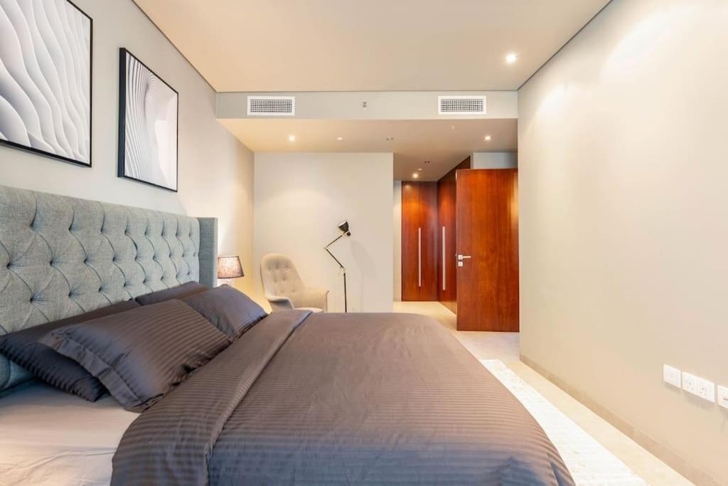 Luxury Retreat, & Sea Views, Metro Nearby *