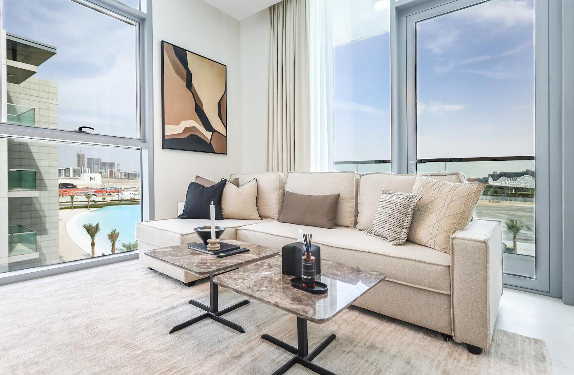 Elite Lux Homes - Lagoon View 1 Bedroom Luxury Oasis In Mbr