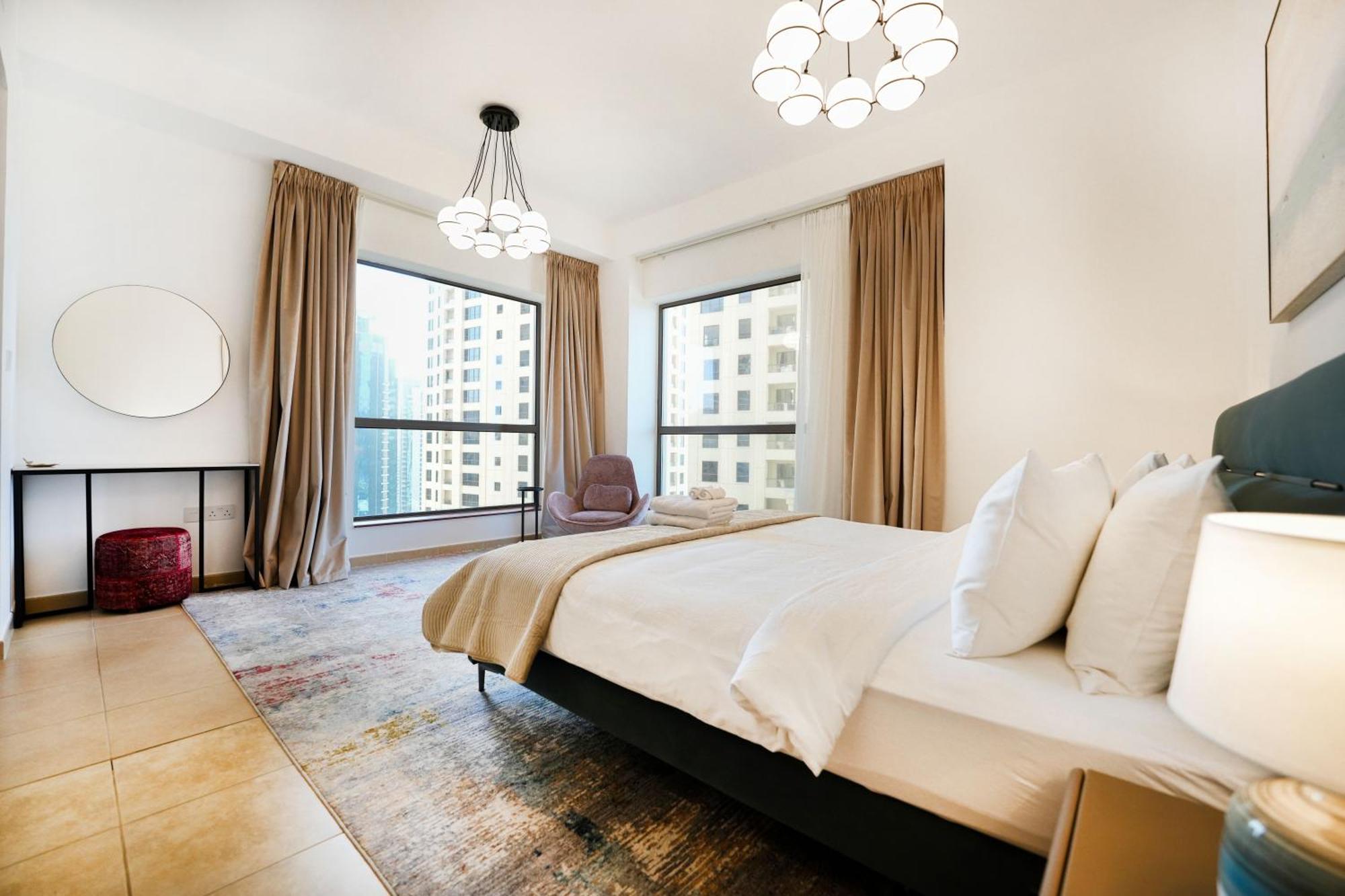 Magnificent Beachfront Two Bedroom With Full Sea & Beach View Apartamento Dubai