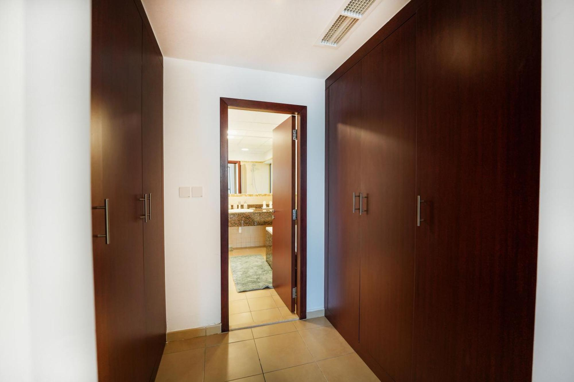 Apartamento Magnificent Beachfront Two Bedroom With Full Sea & Beach View *