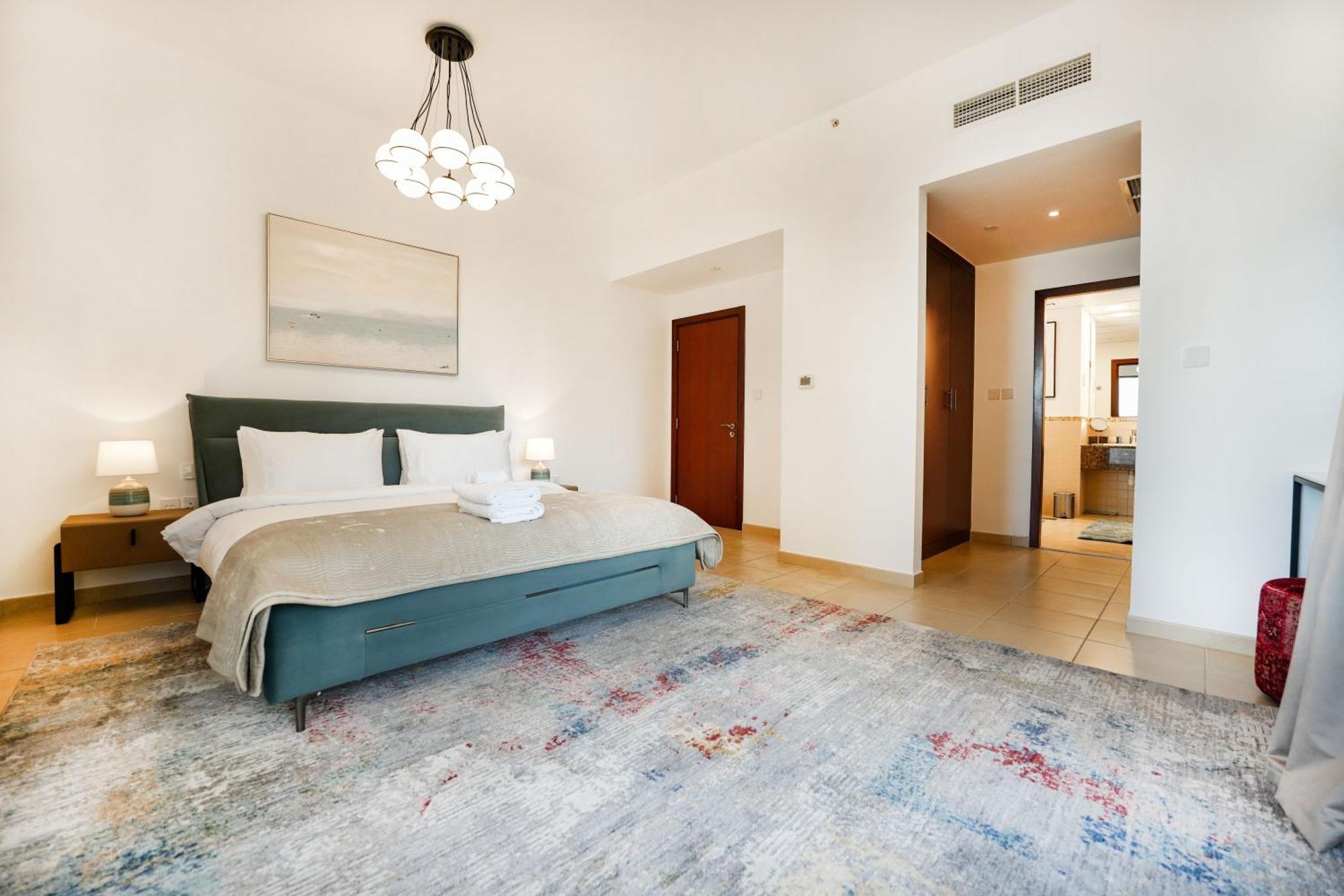 Apartamento Magnificent Beachfront Two Bedroom With Full Sea & Beach View Dubai