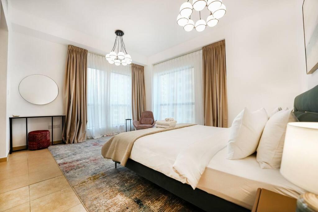 Magnificent Beachfront Two Bedroom With Full Sea & Beach View Apartamento *