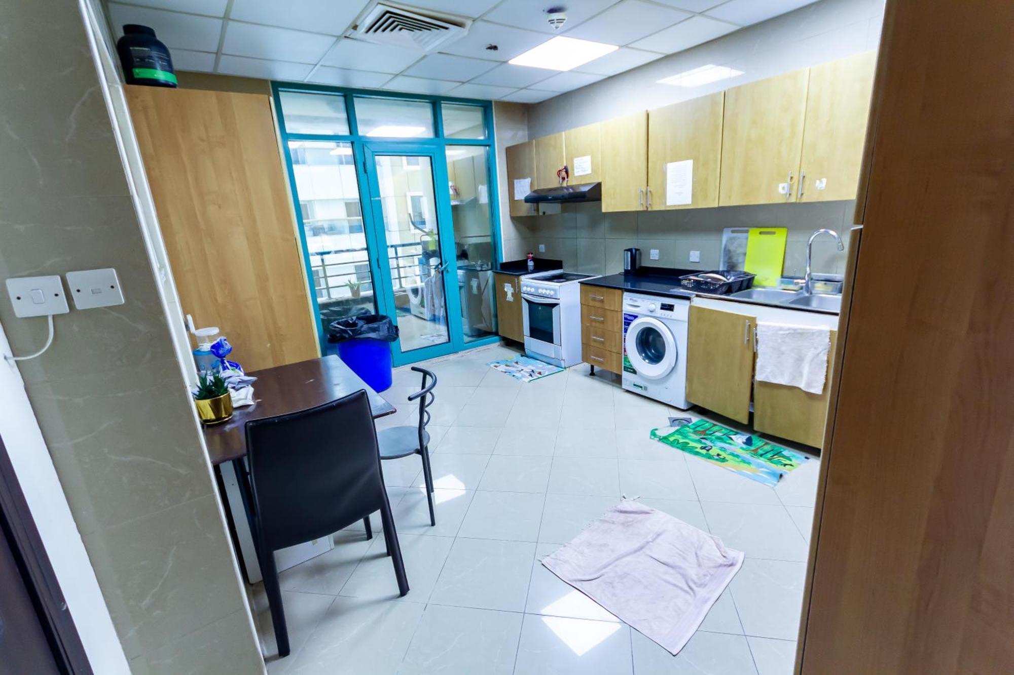 Small Budget For 'girls' Only In Dubai, Marina Privatunterkunft *