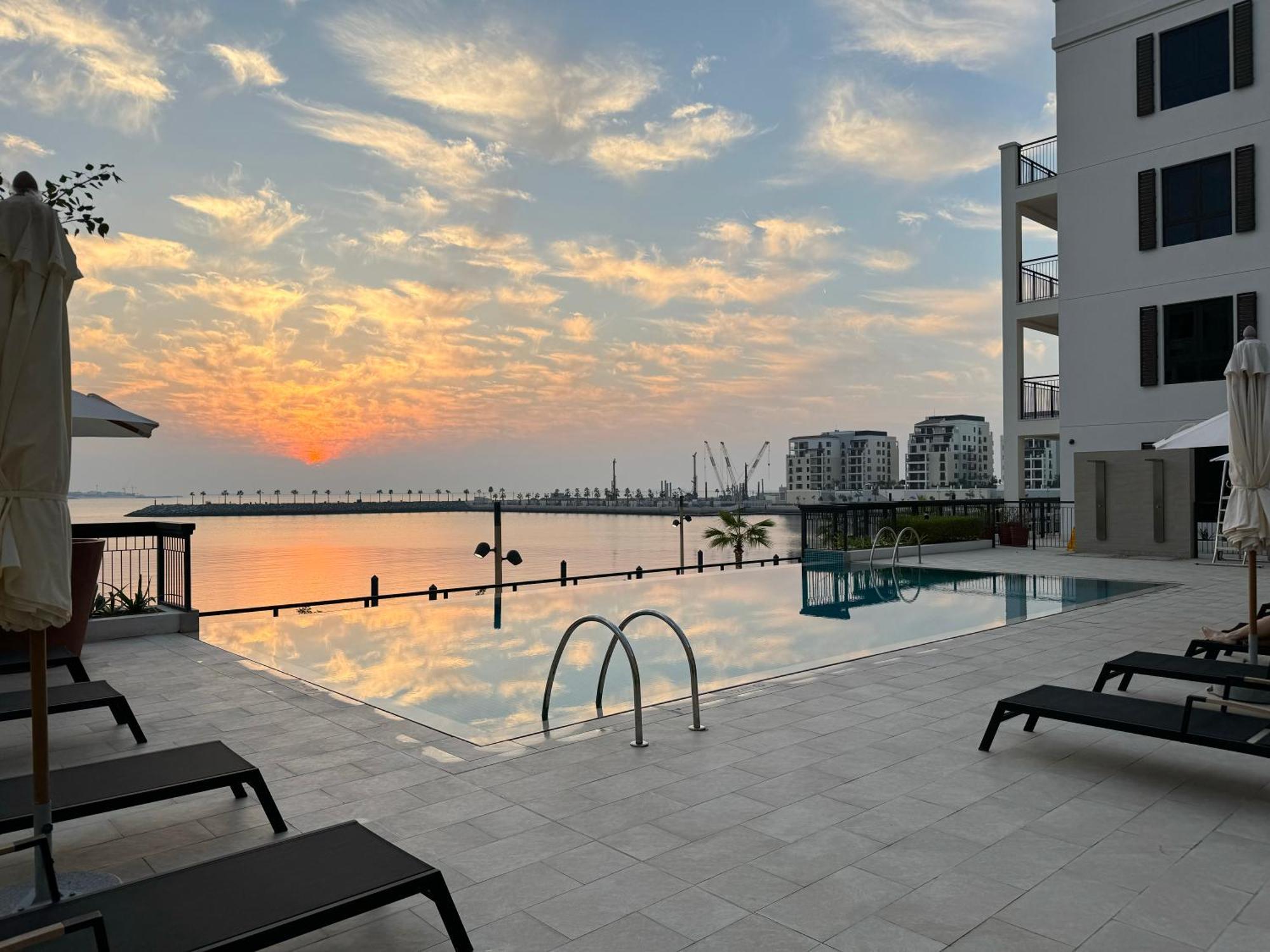 Beautiful Sea View 1 Bed At La Mer, Apartment