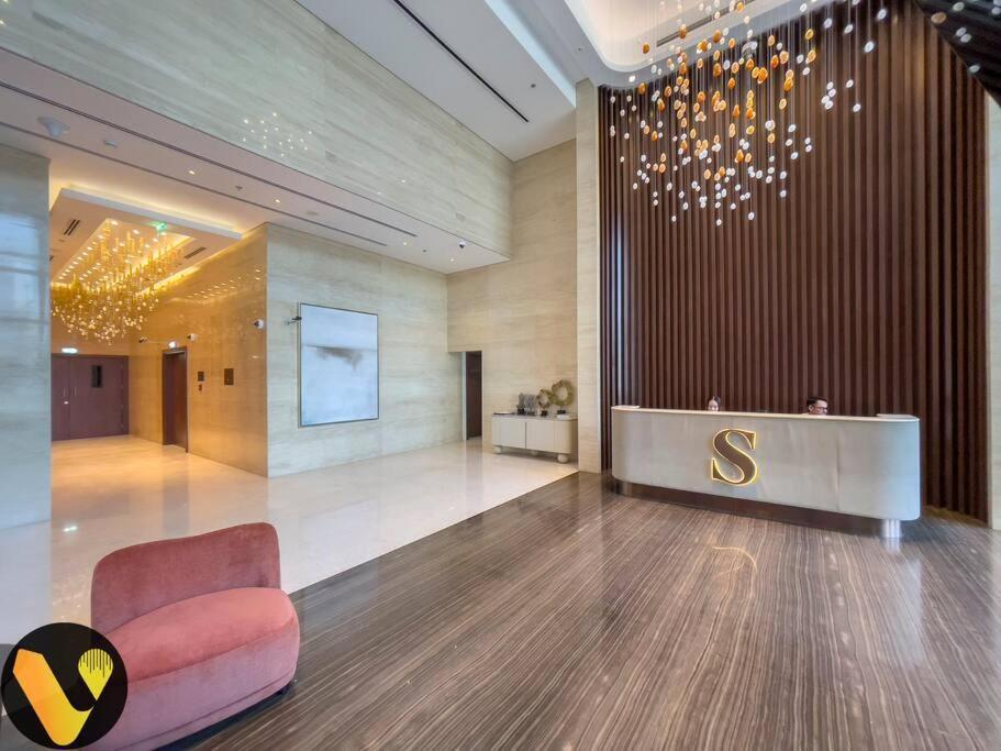 Vogue Sterling East Near Mall & Burj Khalifa Apartment Dubai
