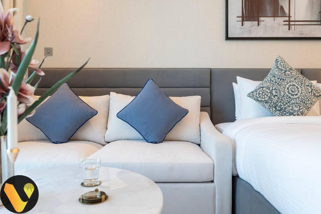 Vogue Sterling East Near Mall & Burj Khalifa Dubai
