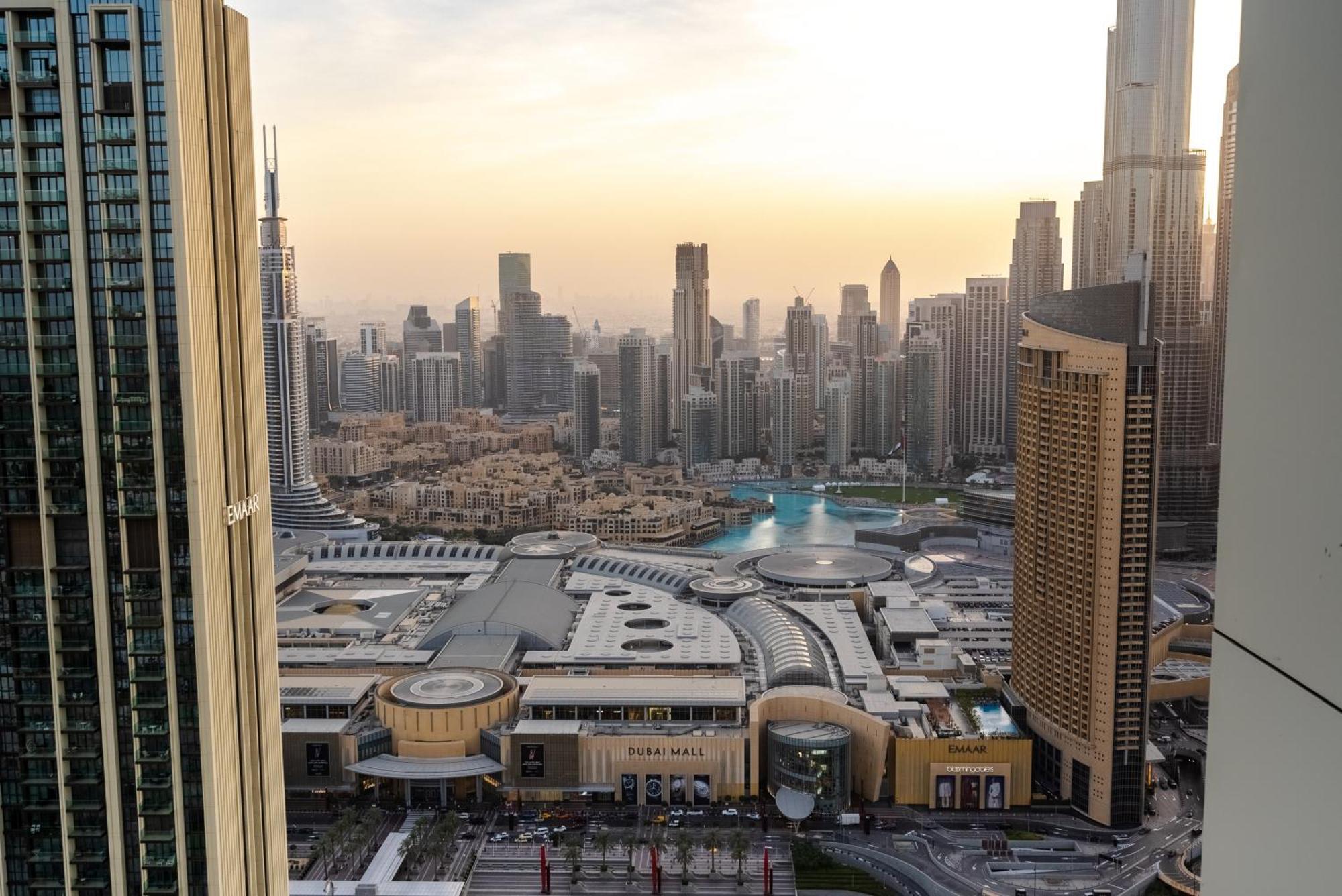 Super Luxury Elevated 2 Bedroom Full Burj Khalifa View Apartment