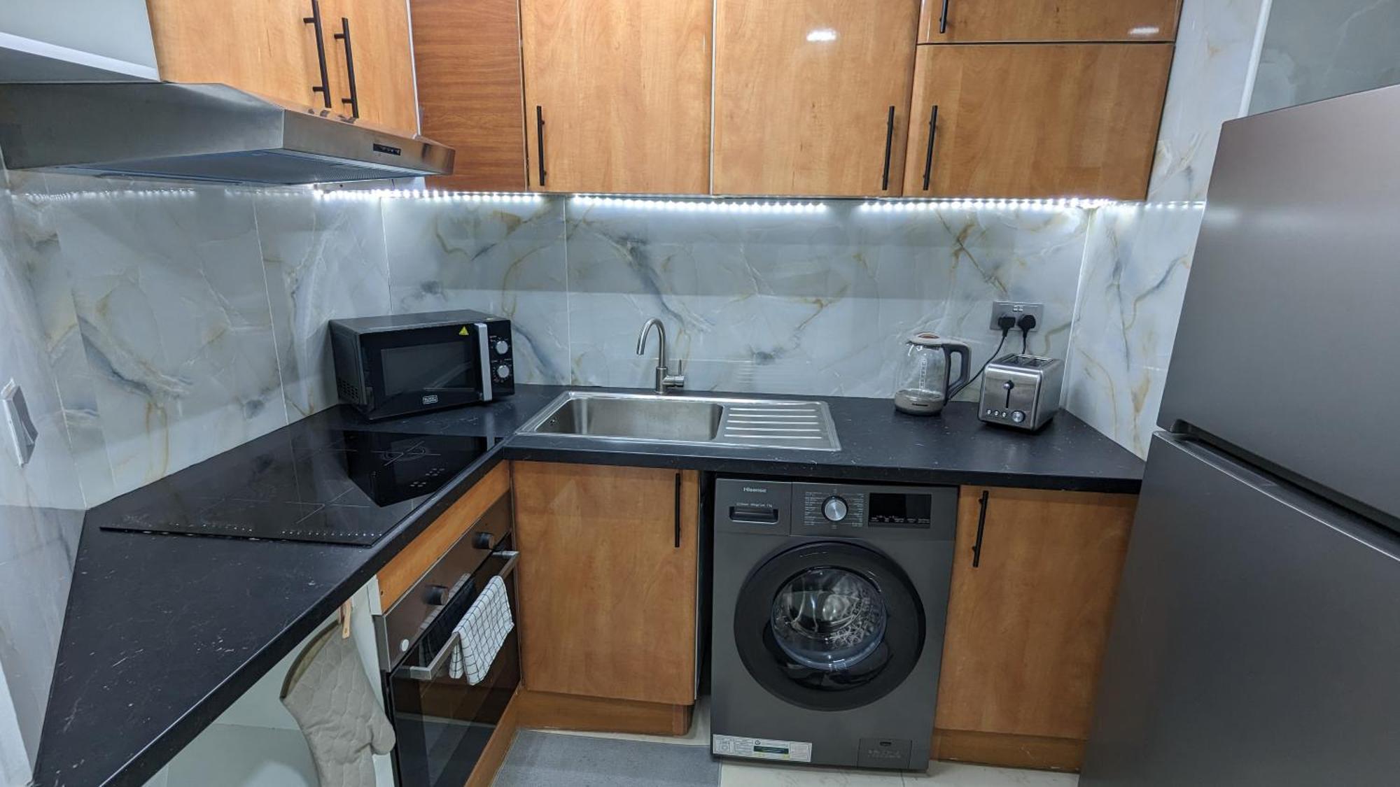 Premium 1bhk Near Metro Station Marina & Jbr * Dubai