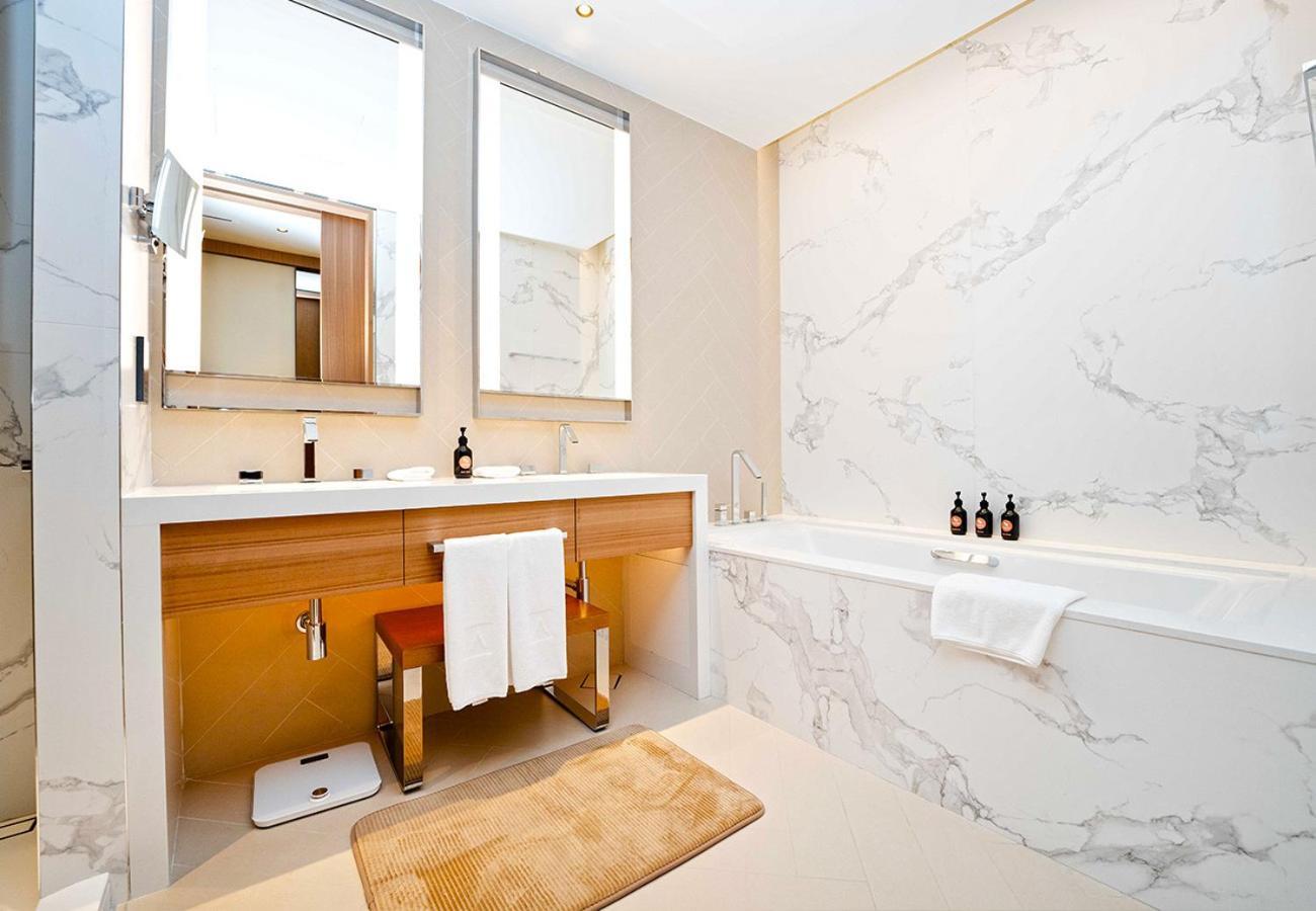 Easygo - The Address T1 3 Bedroom Dubai