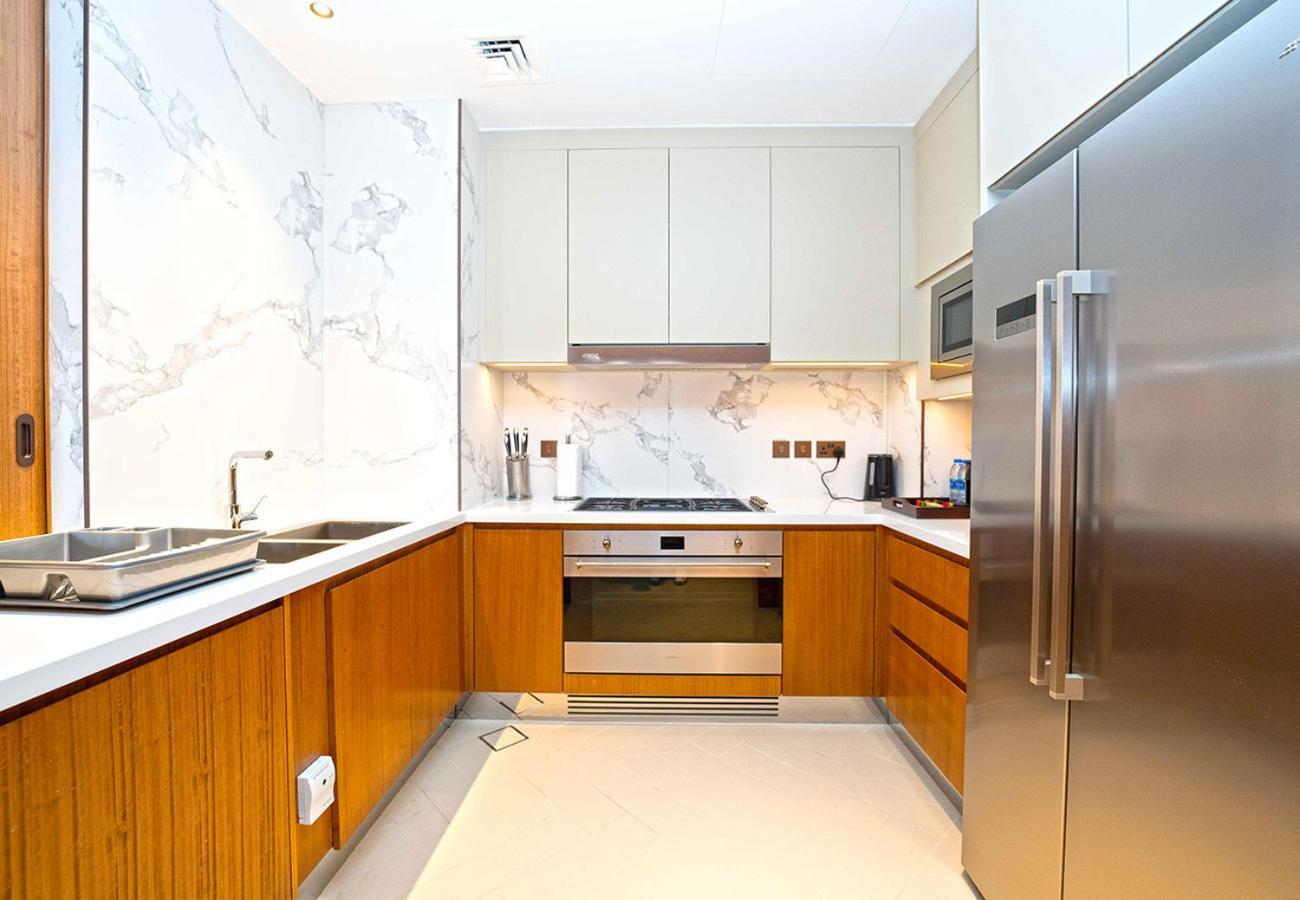 Easygo - The Address T1 3 Bedroom Dubai