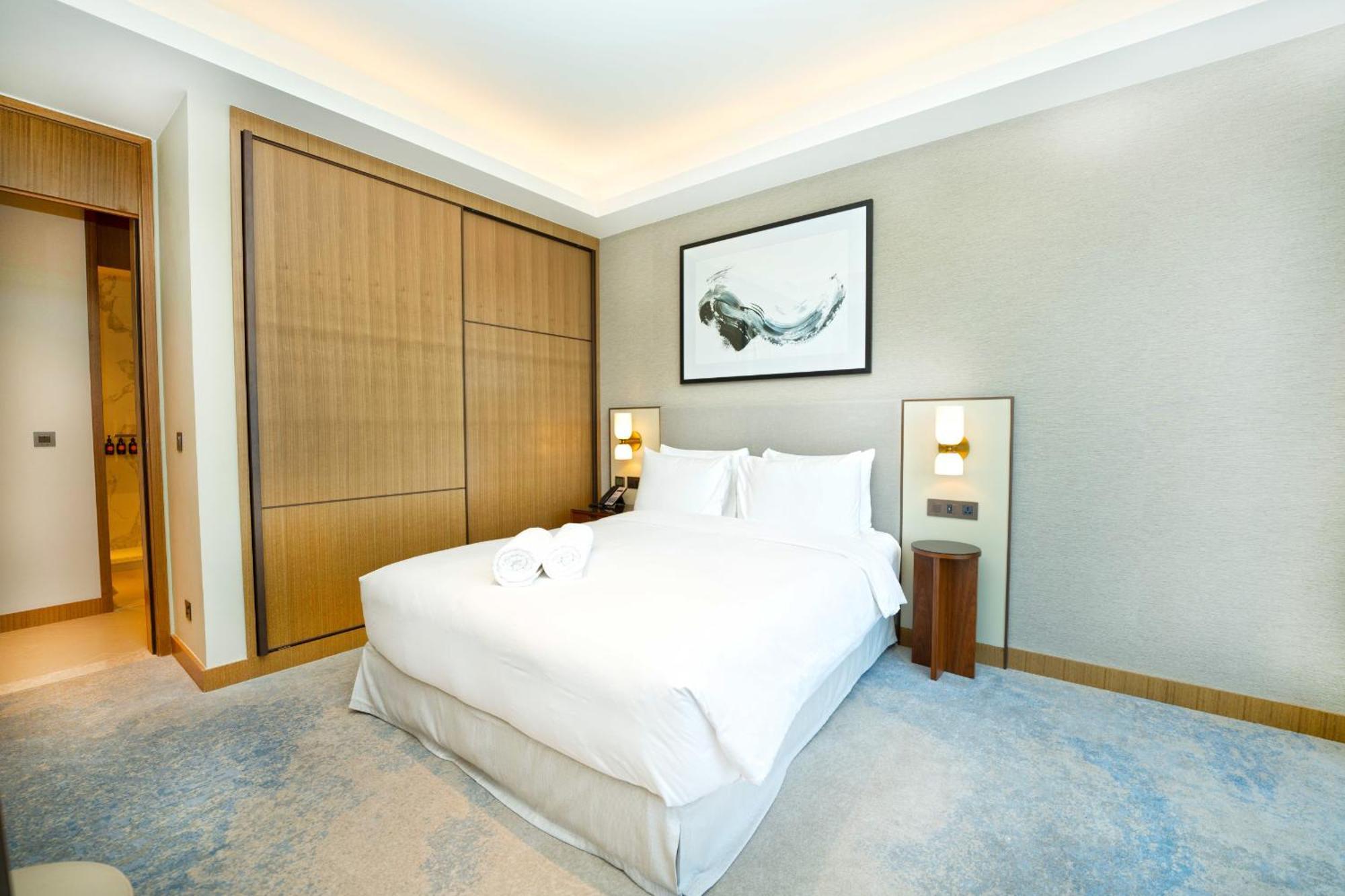 Easygo - The Address T1 3 Bedroom * Dubai