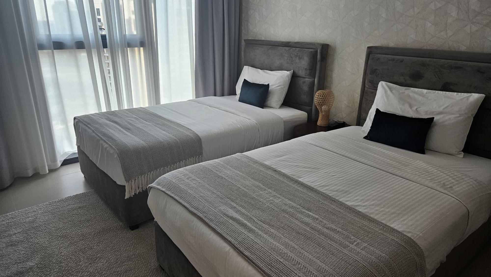 Mh - Act One Act Two - 2bhk - Ref2202 Holiday home *