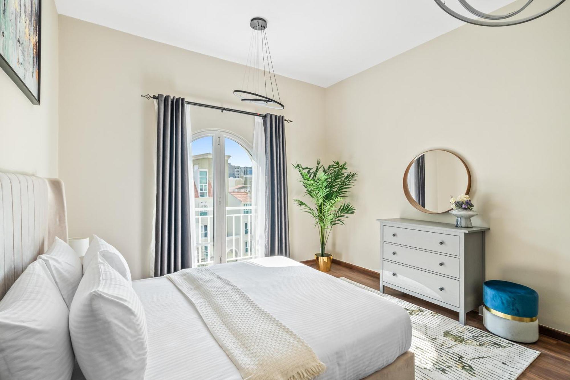 Luxury 1 Bedroom In Discovery Gardens Apartment