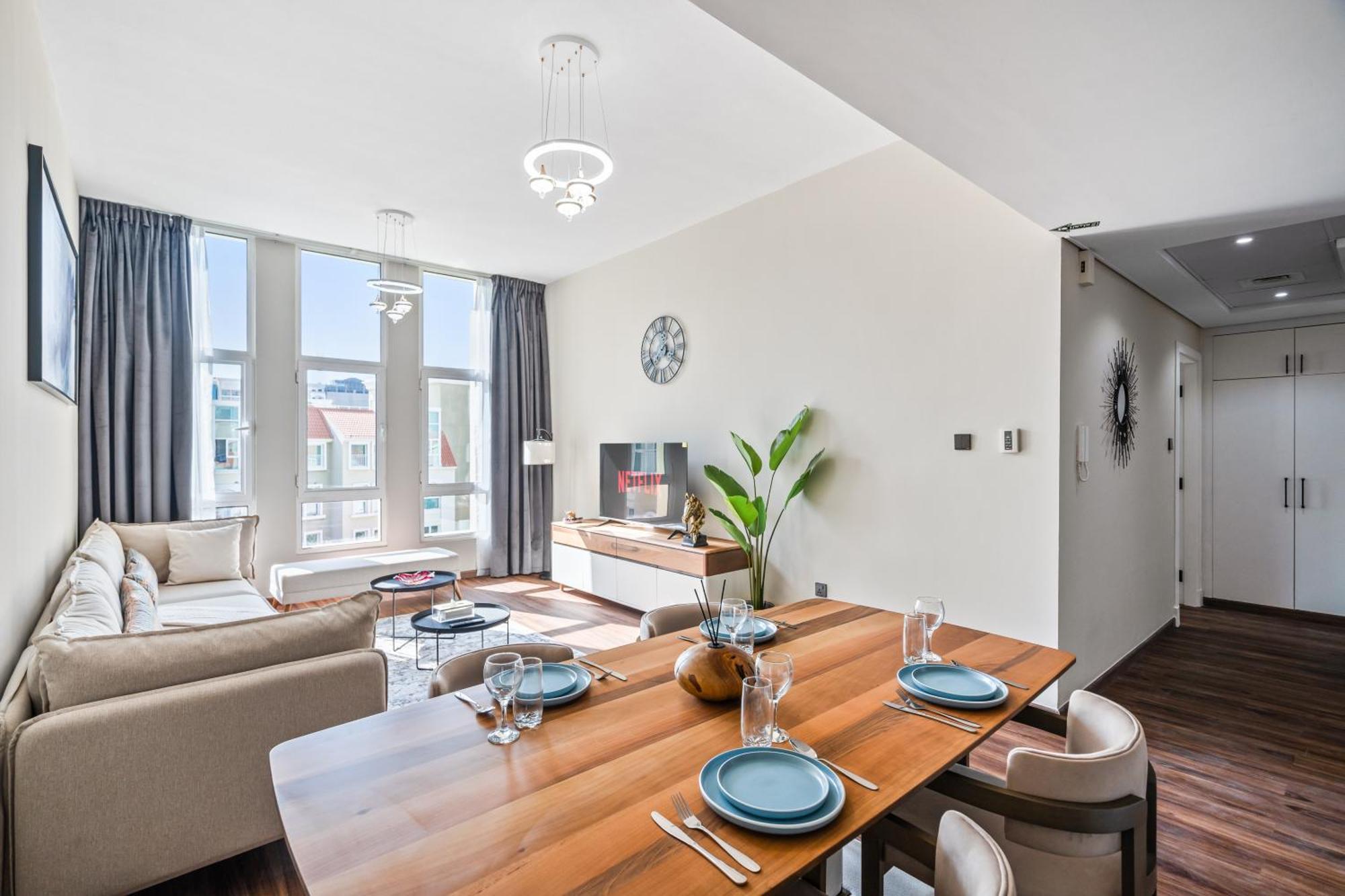 Luxury 1 Bedroom In Discovery Gardens Apartment *
