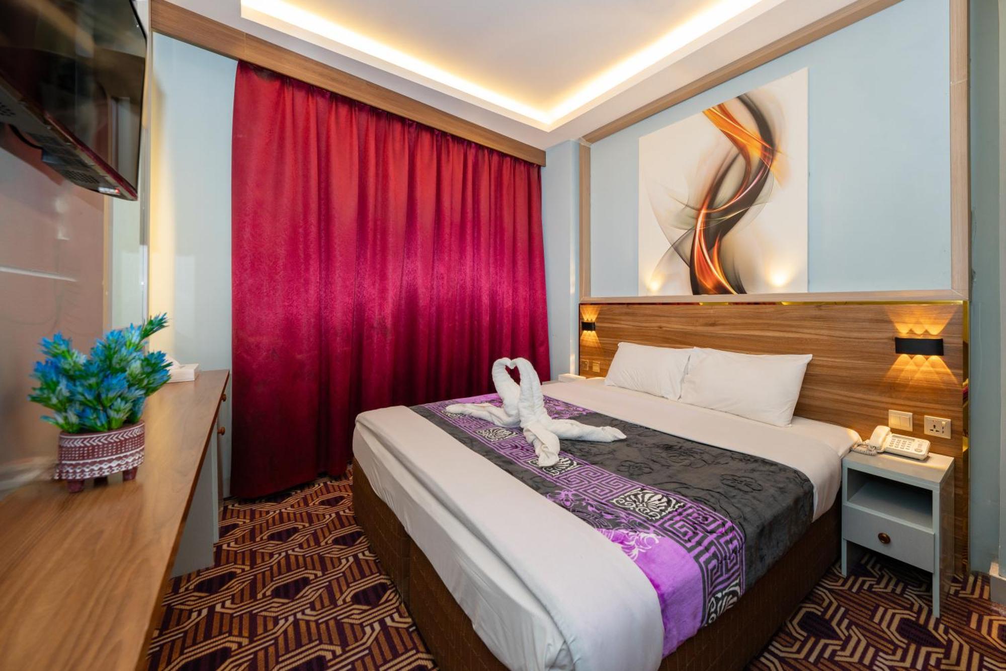 Otel Tanha *