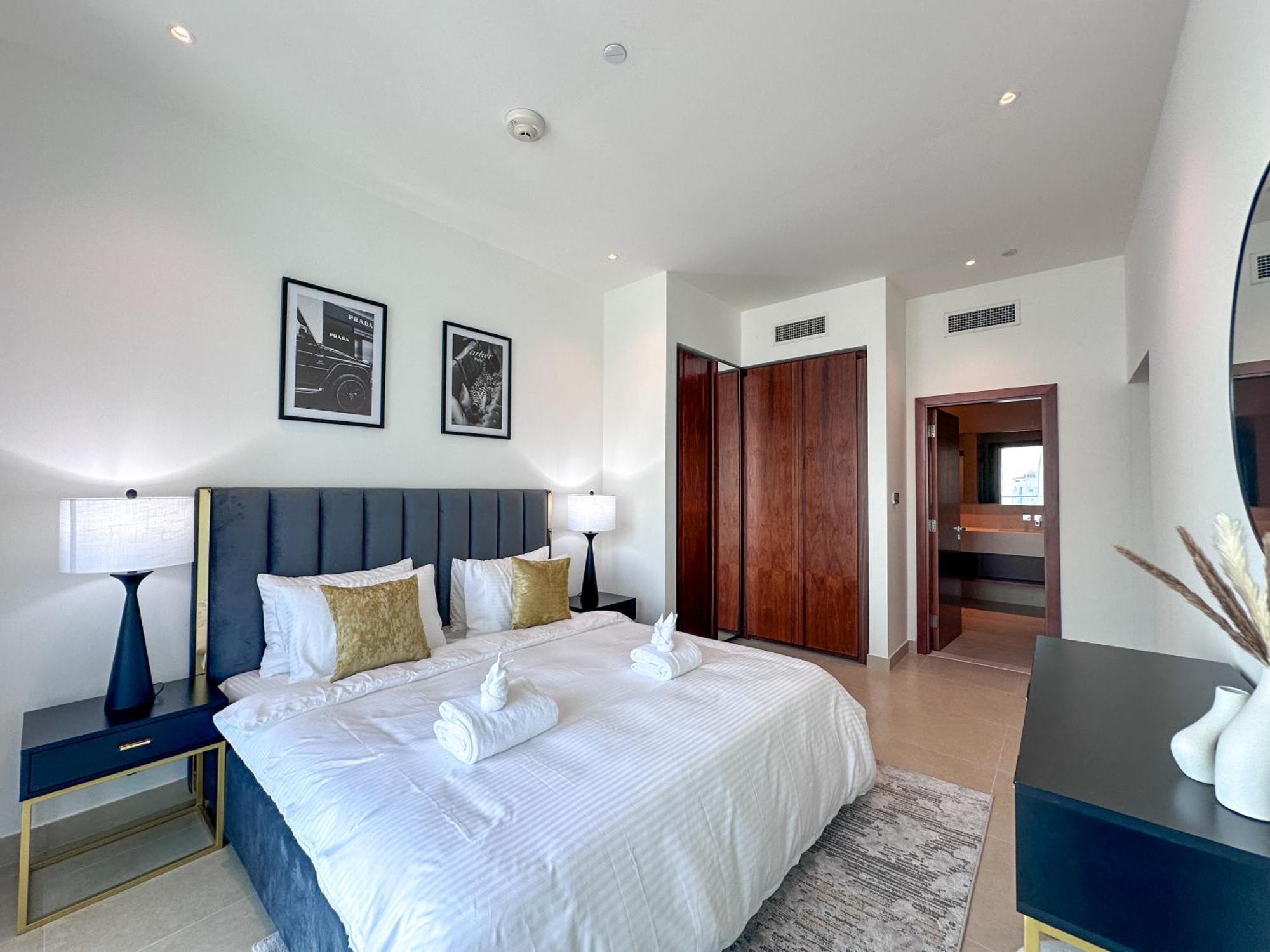 Luxury 2 Bedroom With Full Marina View And Skyline Apartment *