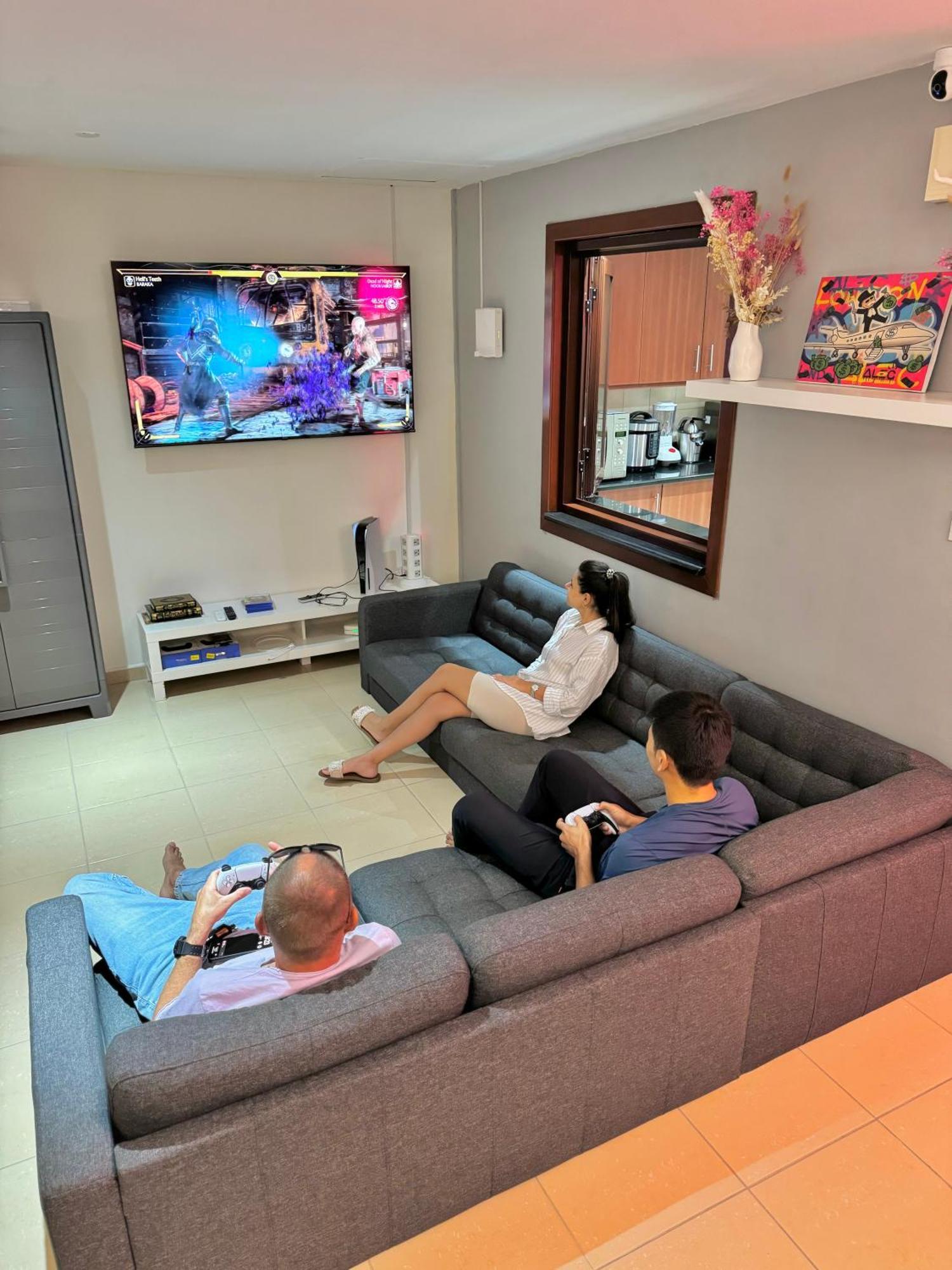 Berloga Capsule Jbr Hostel *
