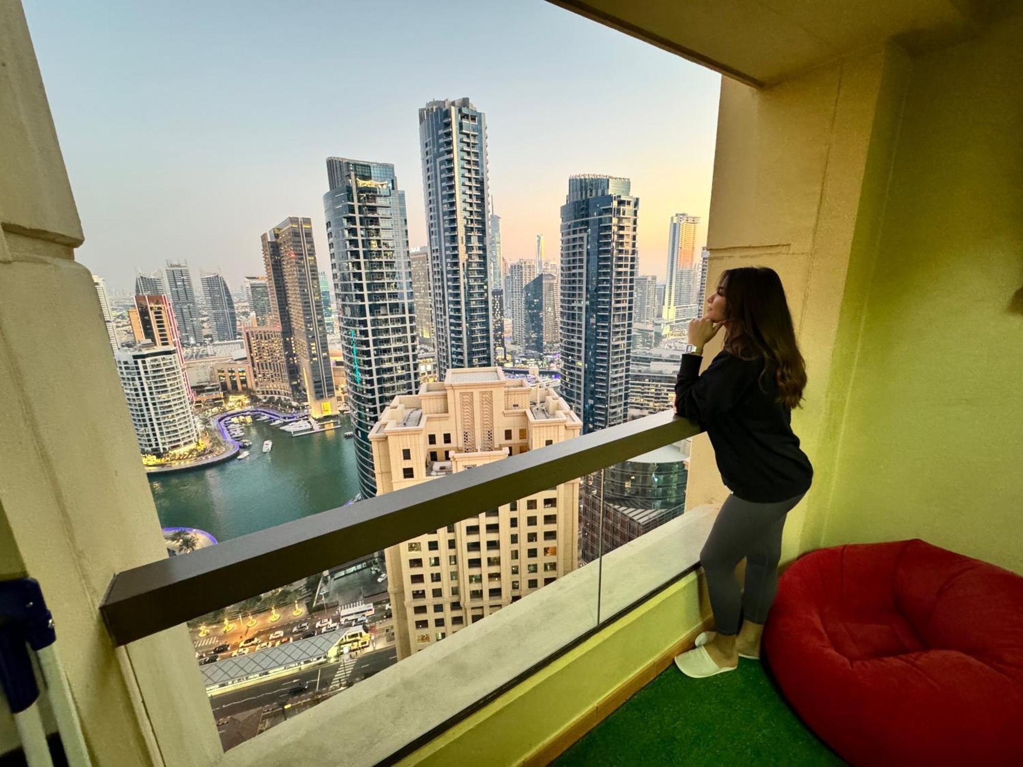 Berloga Capsule Jbr Hostel