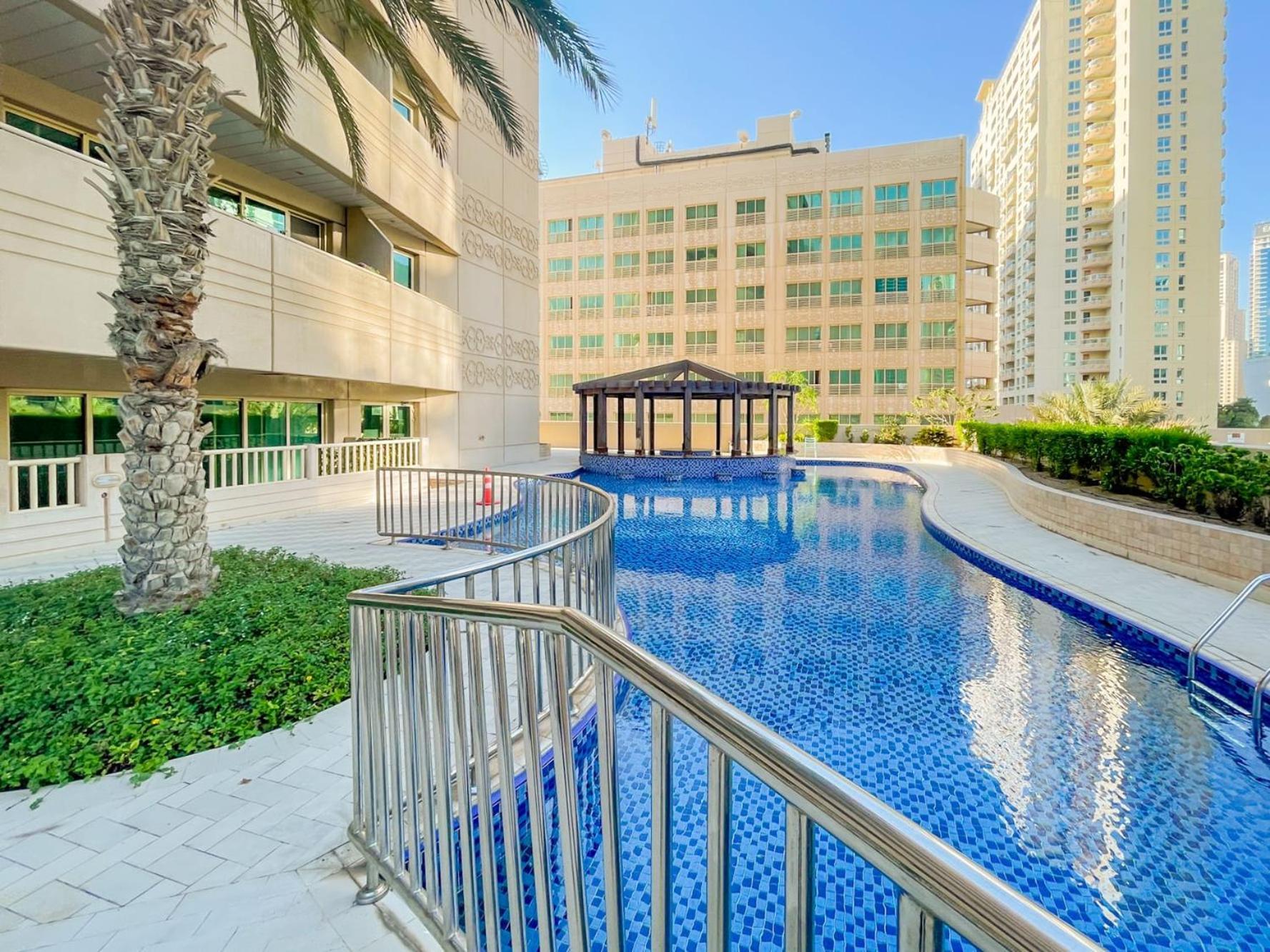 Daire Cosy 1 Bedroom Marina Dubai