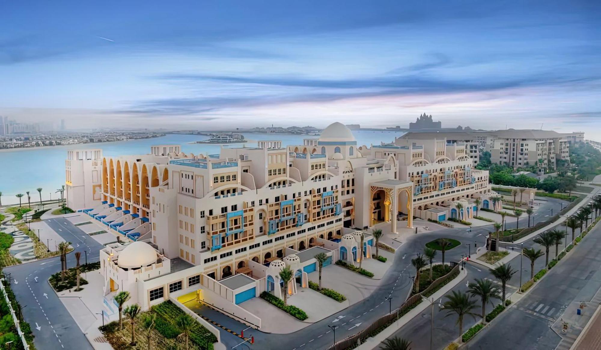 Fam Living - Private Beach Escapes In Palm Jumeirah Dubai