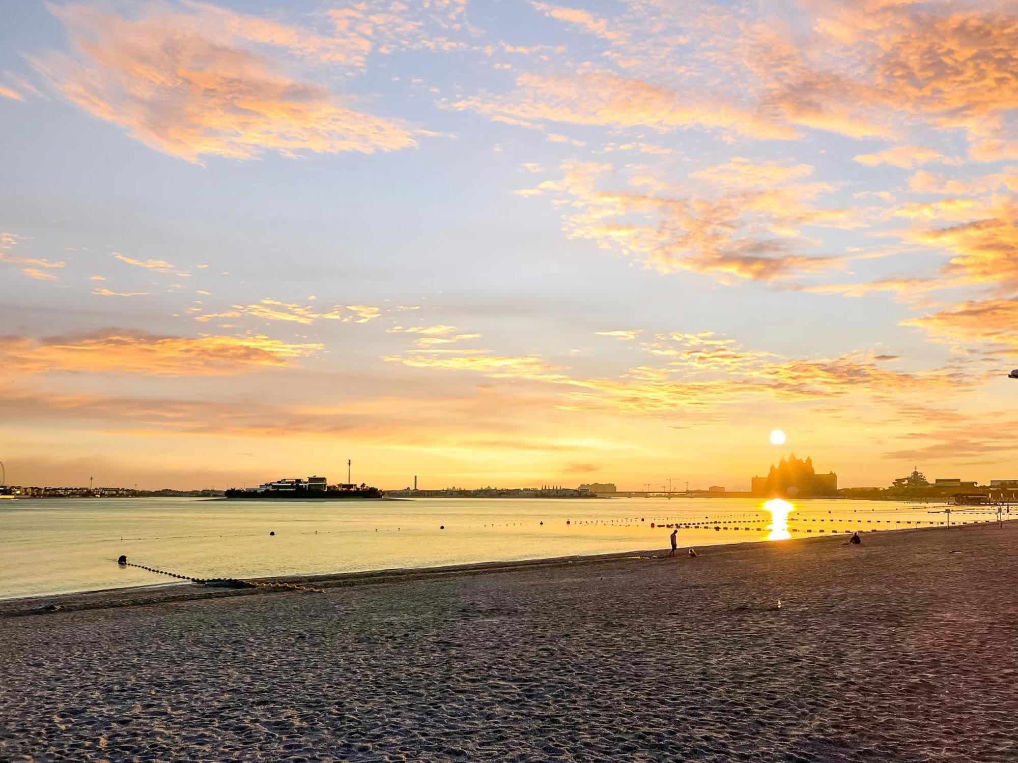 Fam Living - Private Beach Escapes In Palm Jumeirah