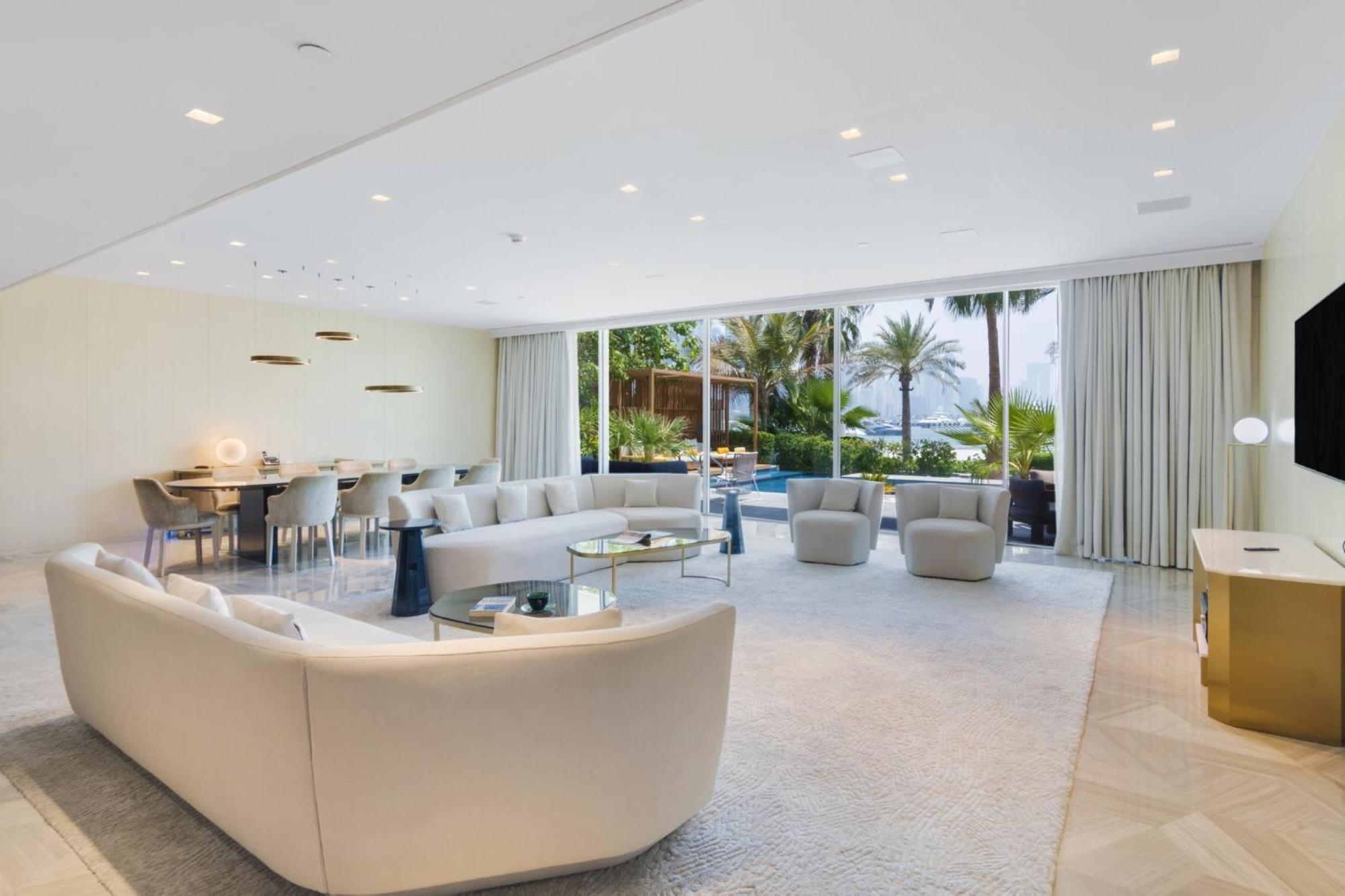 Five Palm Luxury Villa: Beachfront Retreat With Private Pool And Panoramic Views Villa Dubai