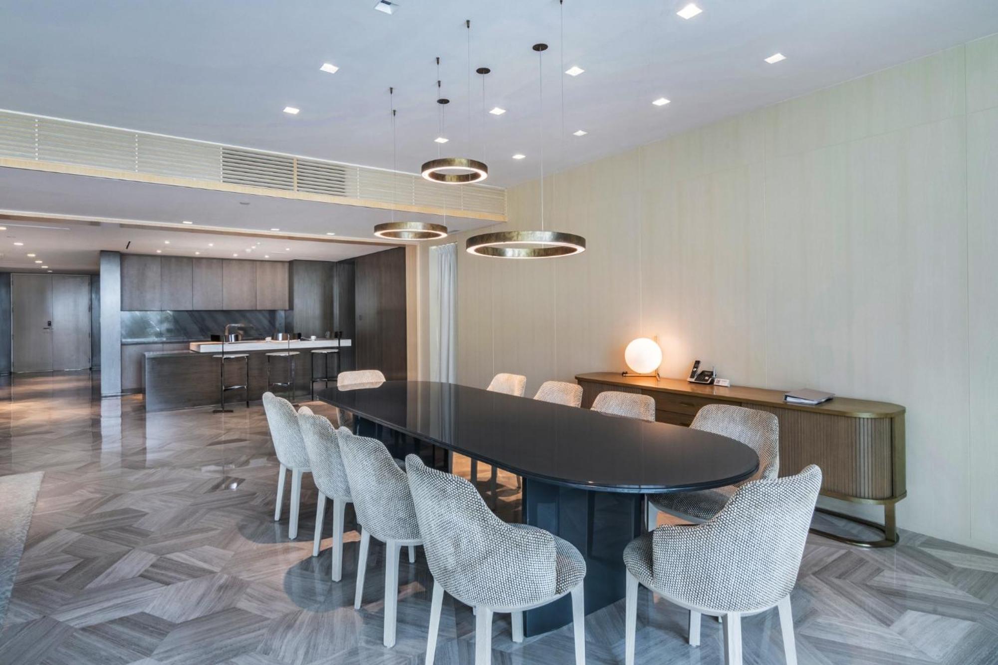 Villa Five Palm Luxury Villa: Beachfront Retreat With Private Pool And Panoramic Views Dubai