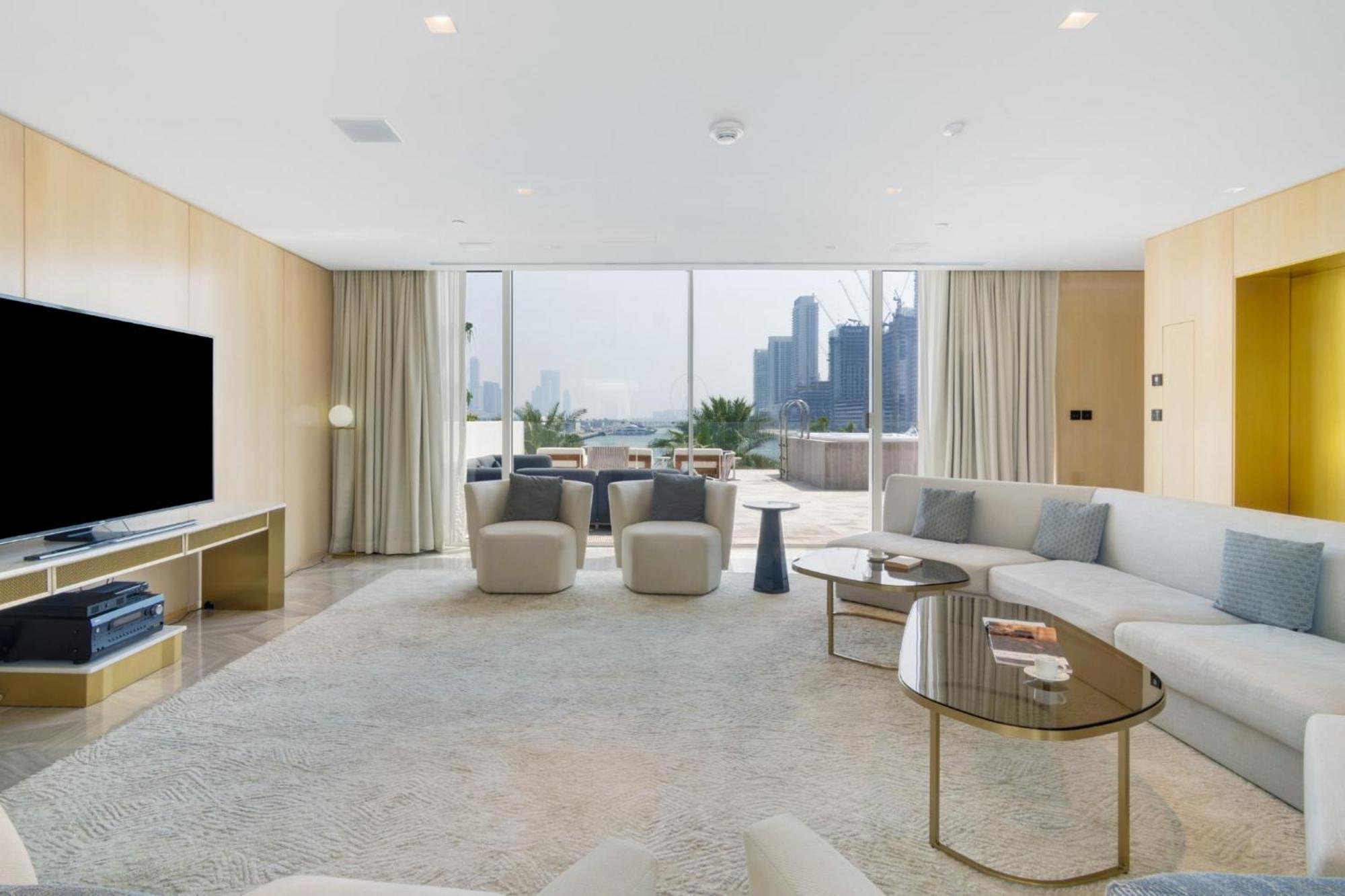Villa Five Palm Luxury Villa: Beachfront Retreat With Private Pool And Panoramic Views Dubai