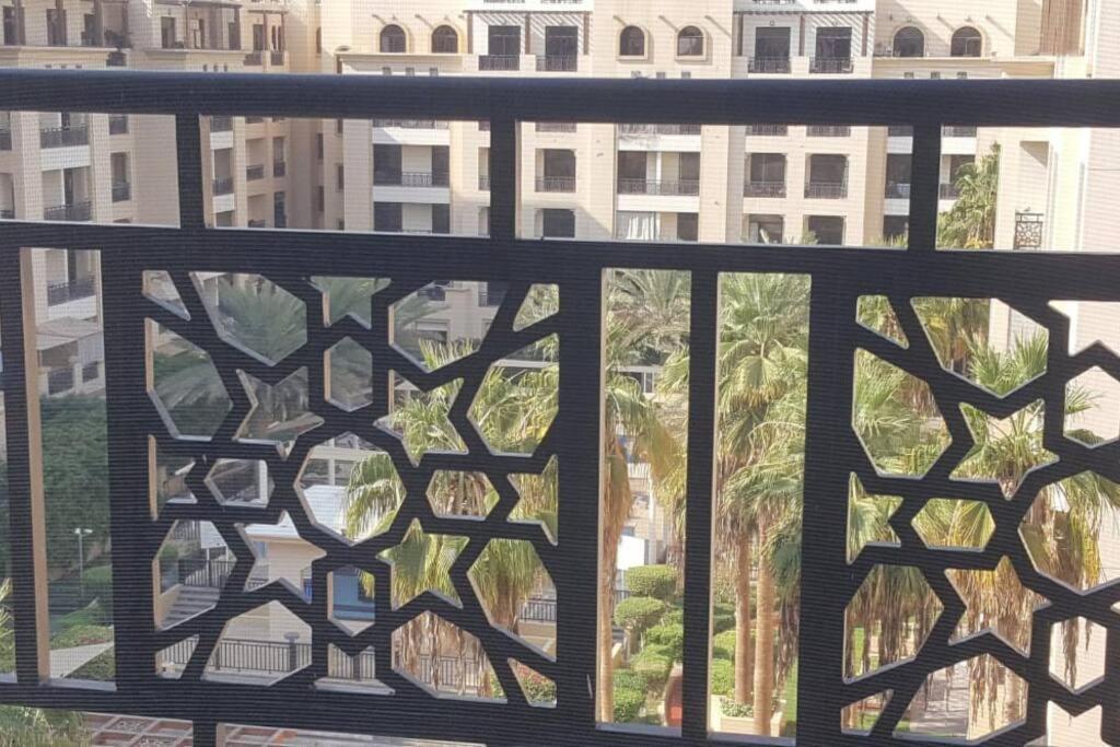 1bedroom Luxury By Mamzar Apartment