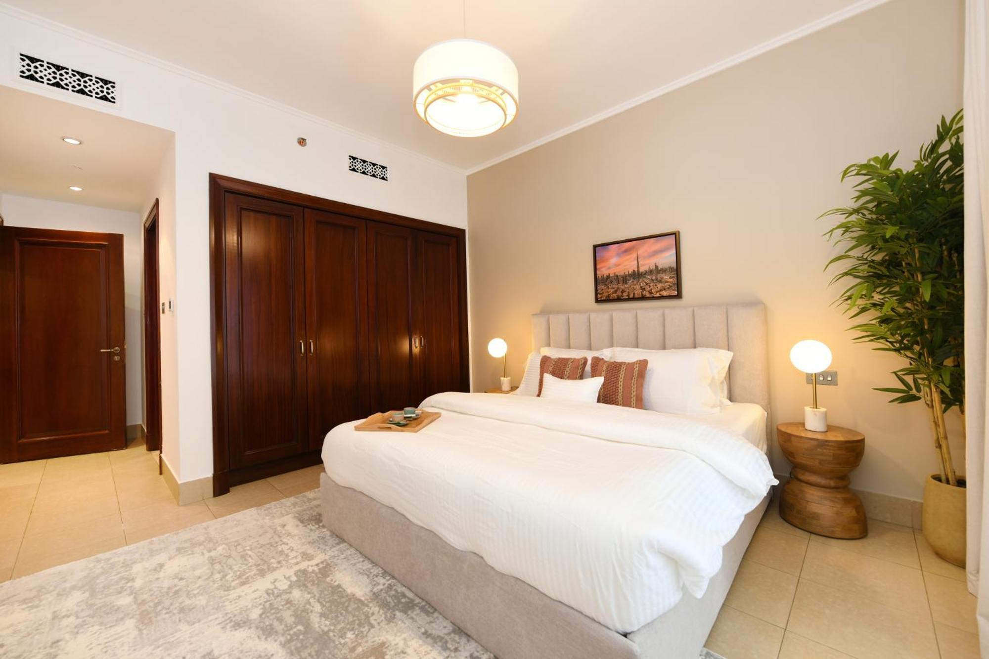 Downtown Gem - 2br Near Mall And Burj Khalifa Apartment Dubai