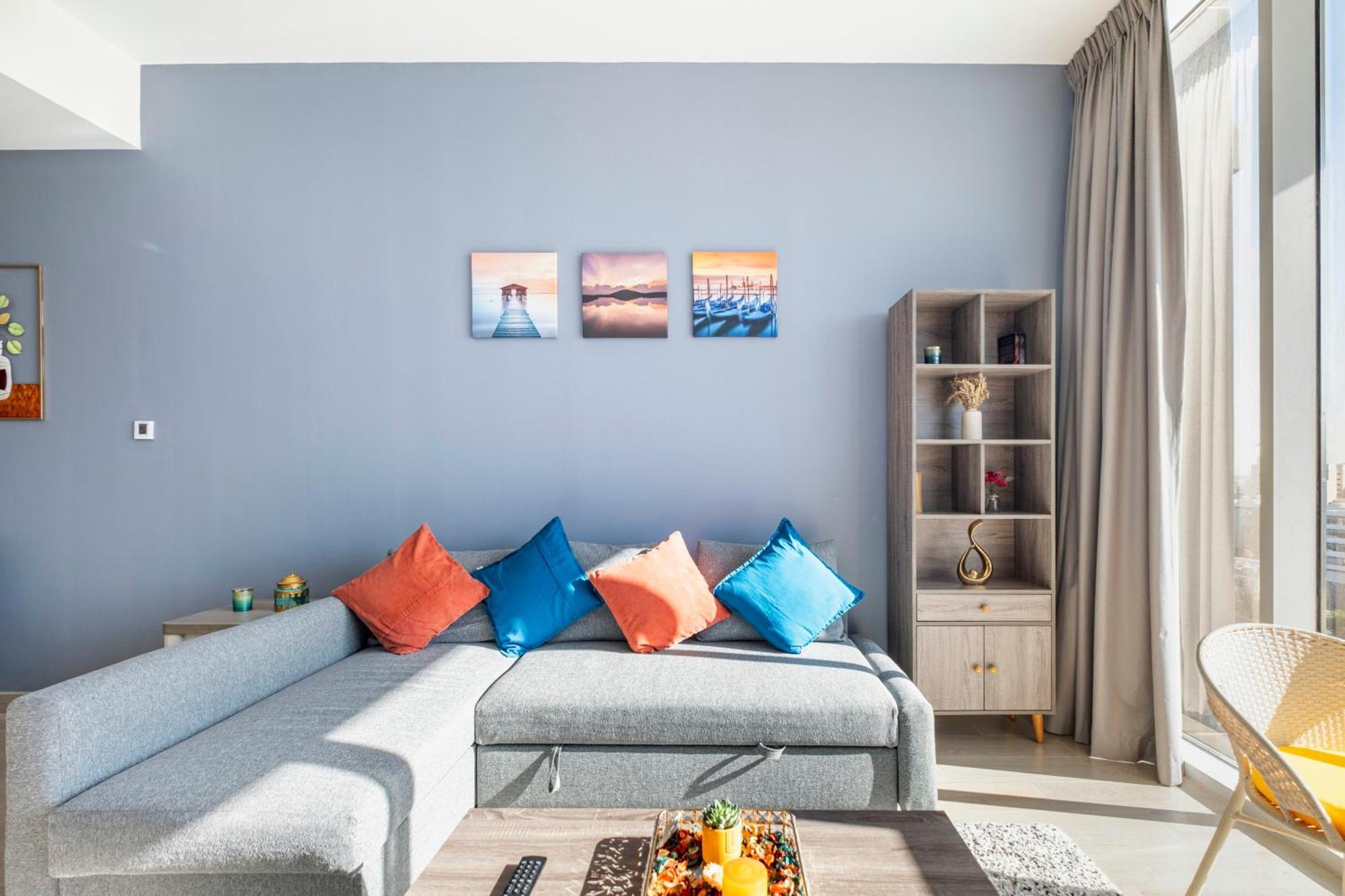 Dreamland 1br For 4, King Bed, Pool, Sauna, Gym, Free Parking Apartment Dubai