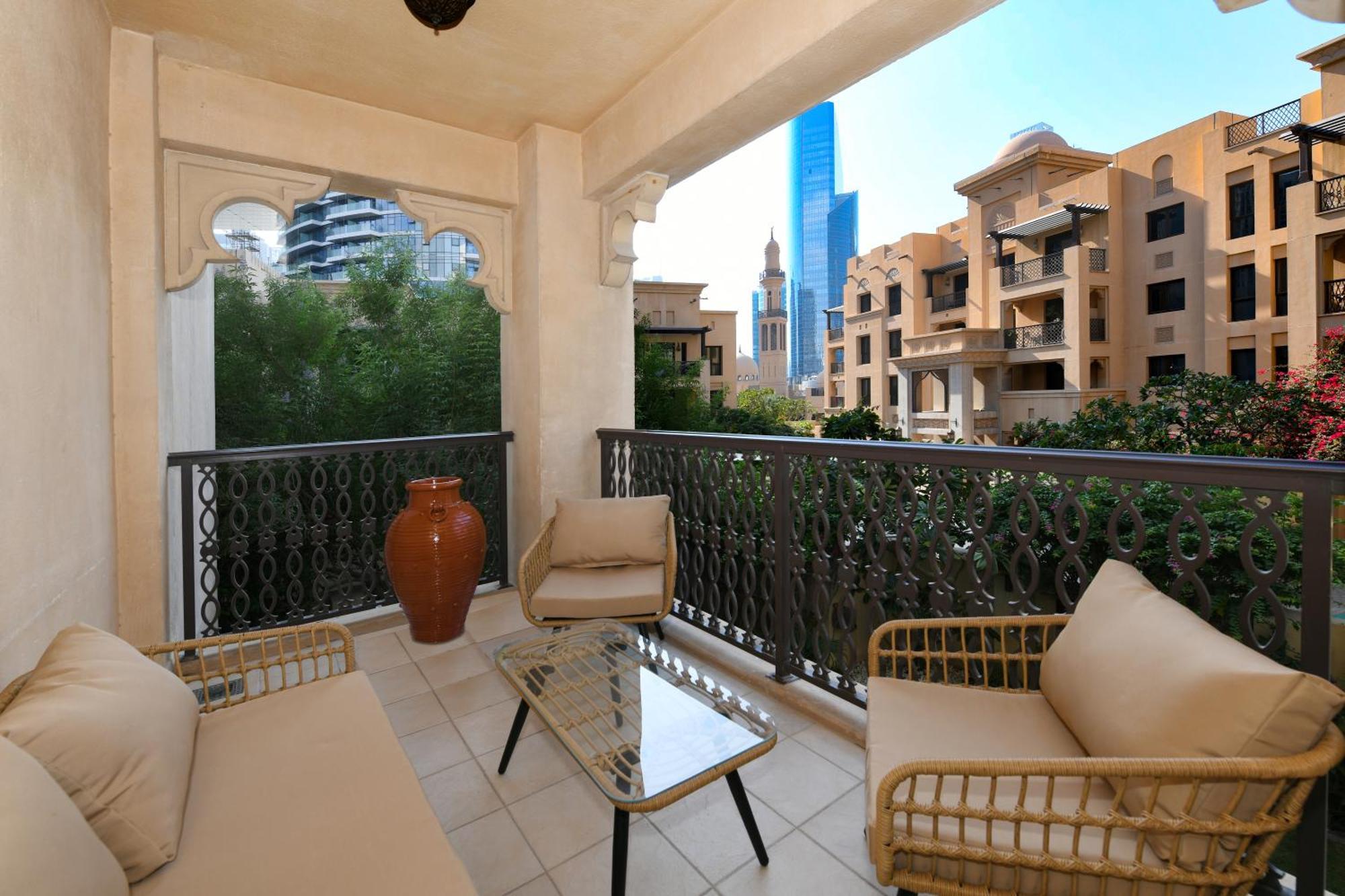 Downtown Gem - 2br Near Mall And Burj Khalifa Apartment Dubai