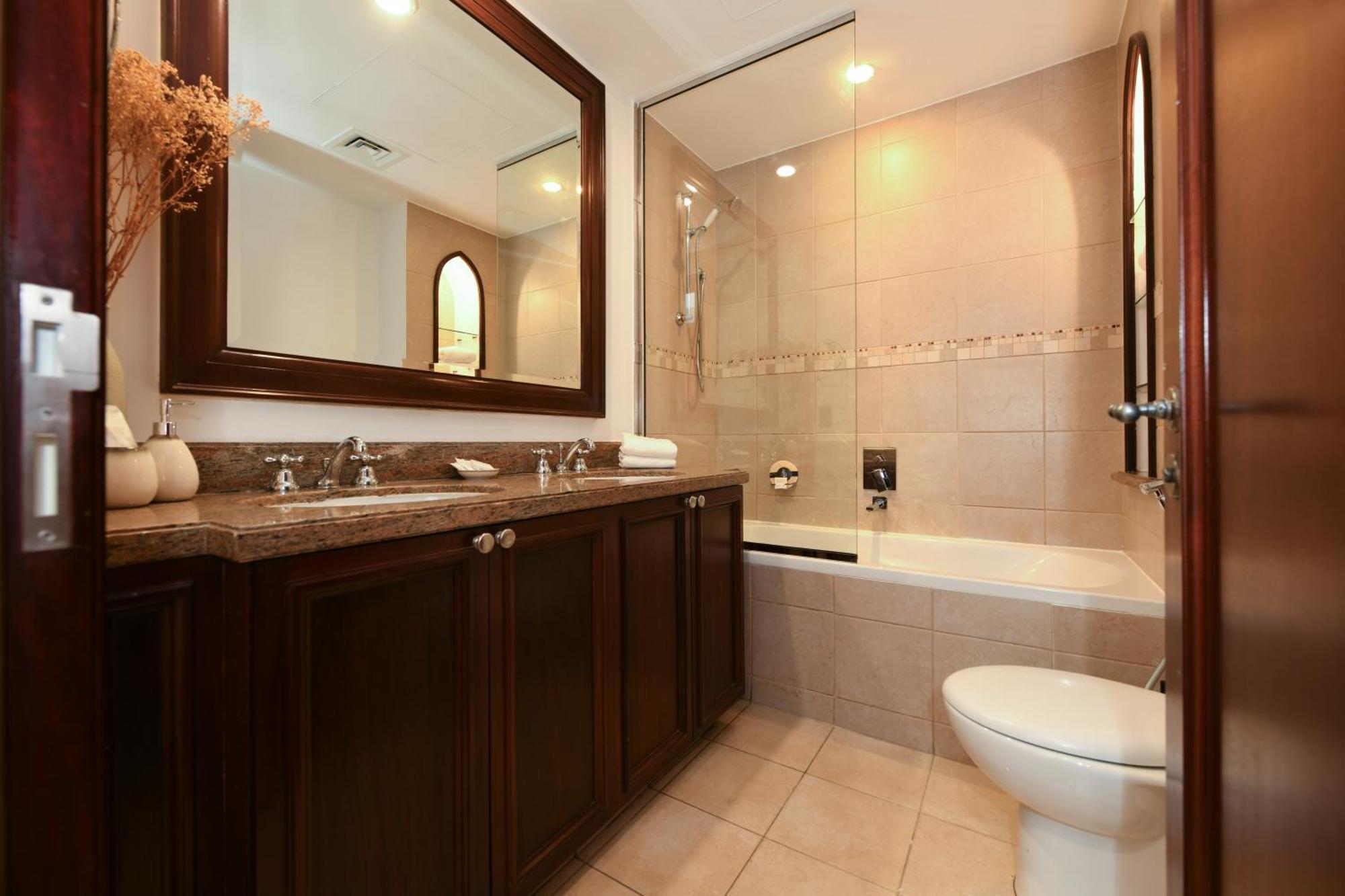 Downtown Gem - 2br Near Mall And Burj Khalifa Apartment *