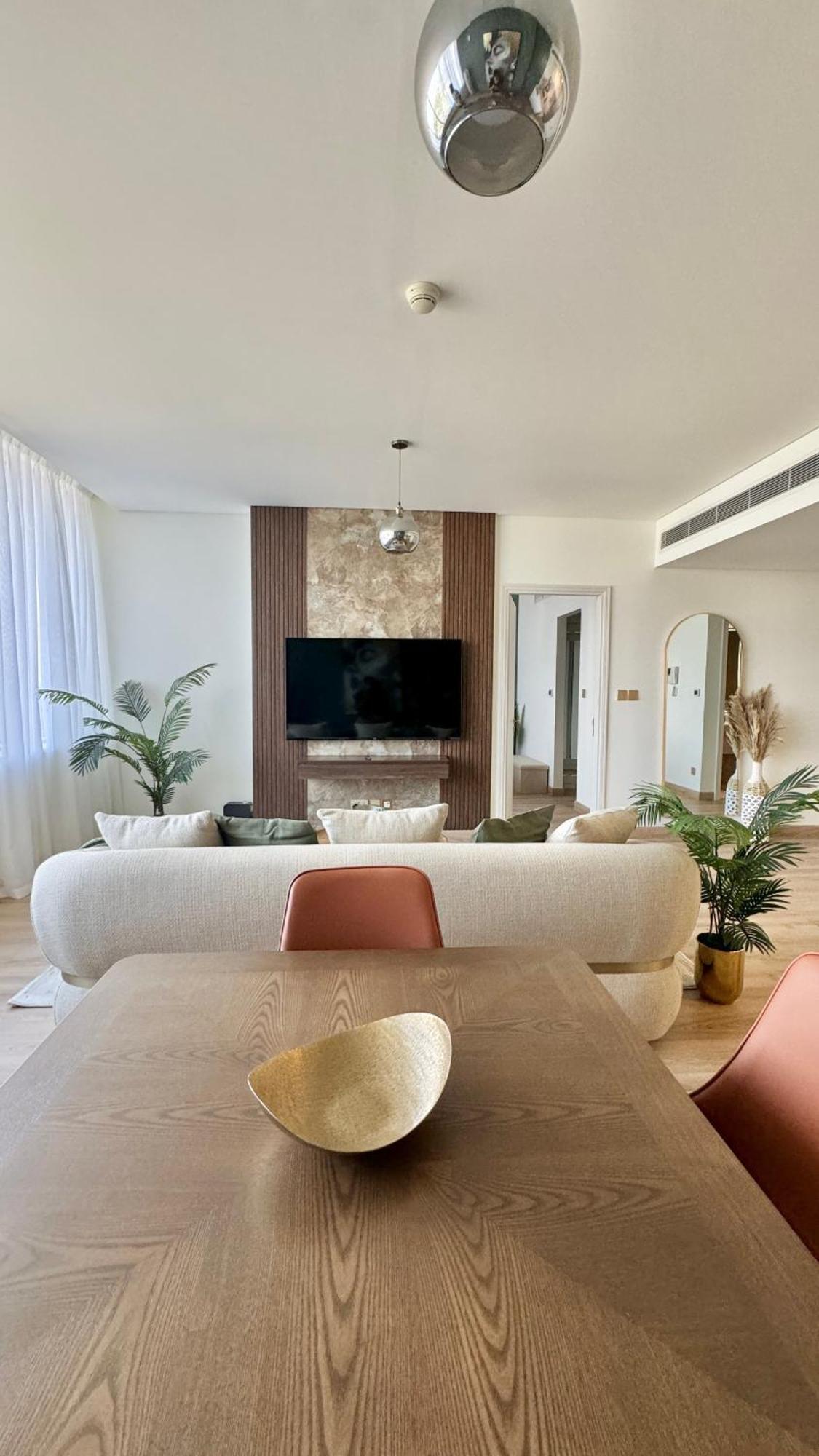 1 Bedroom Elegant & Spacious At Sky Gardens Difc Dubai