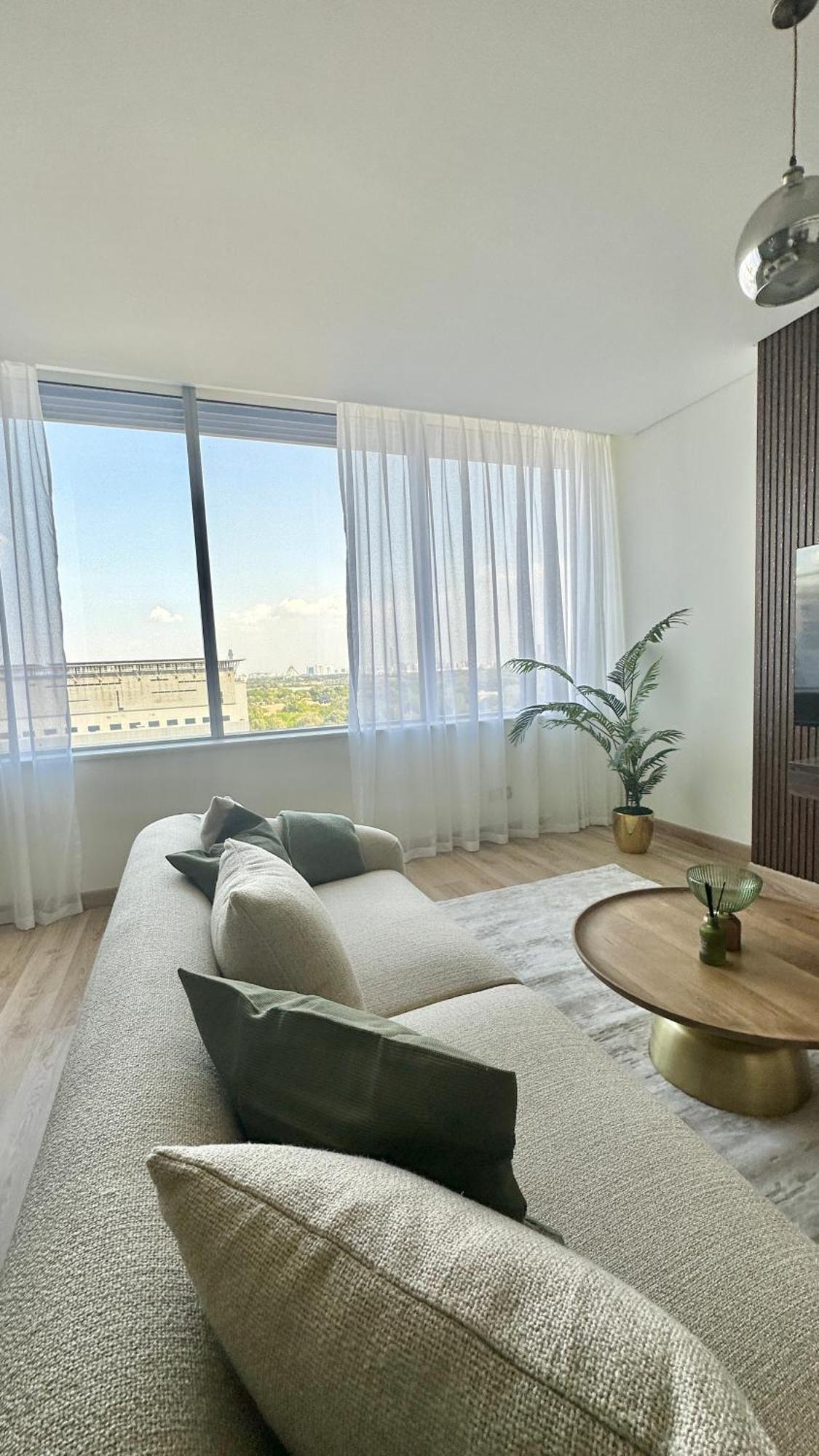 Apartment 1 Bedroom Elegant & Spacious At Sky Gardens Difc