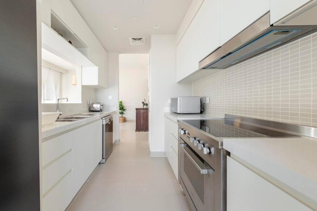 Luxury Harbour Gate 3 Bedroom Apt Apartment Dubai