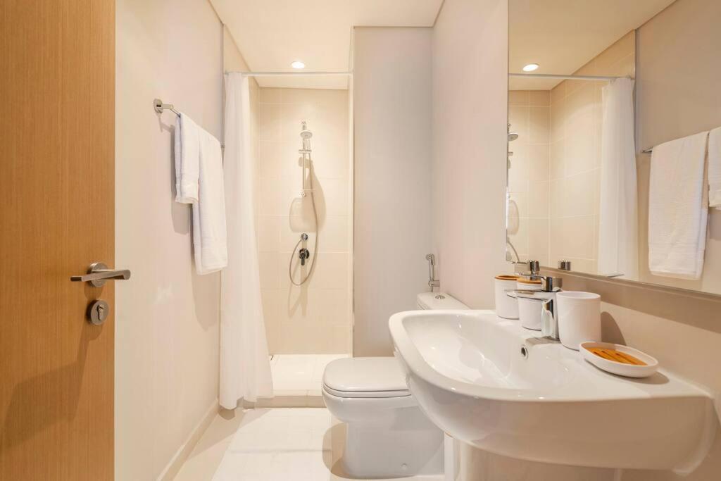 Luxury Harbour Gate 3 Bedroom Apt * Dubai
