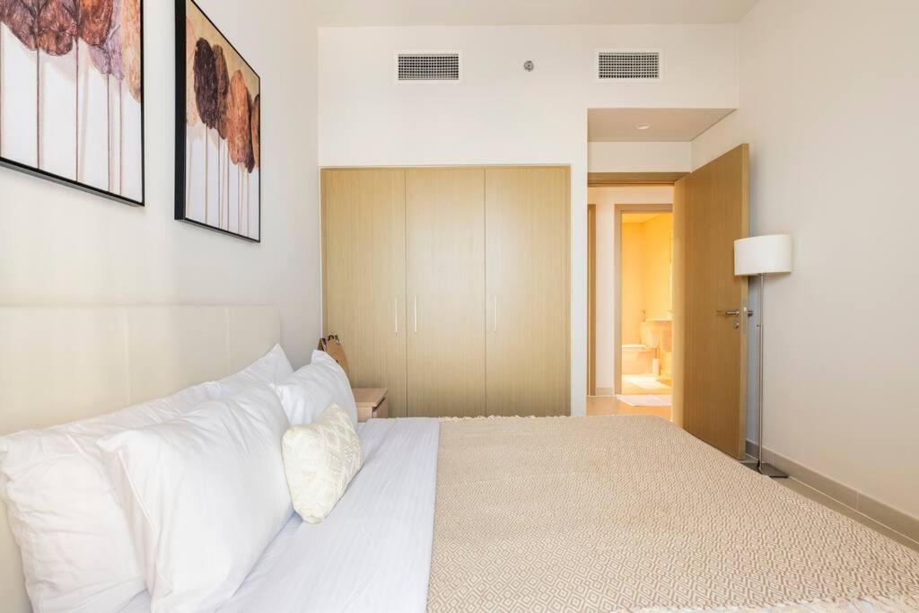 Luxury Harbour Gate 3 Bedroom Apt Dubai
