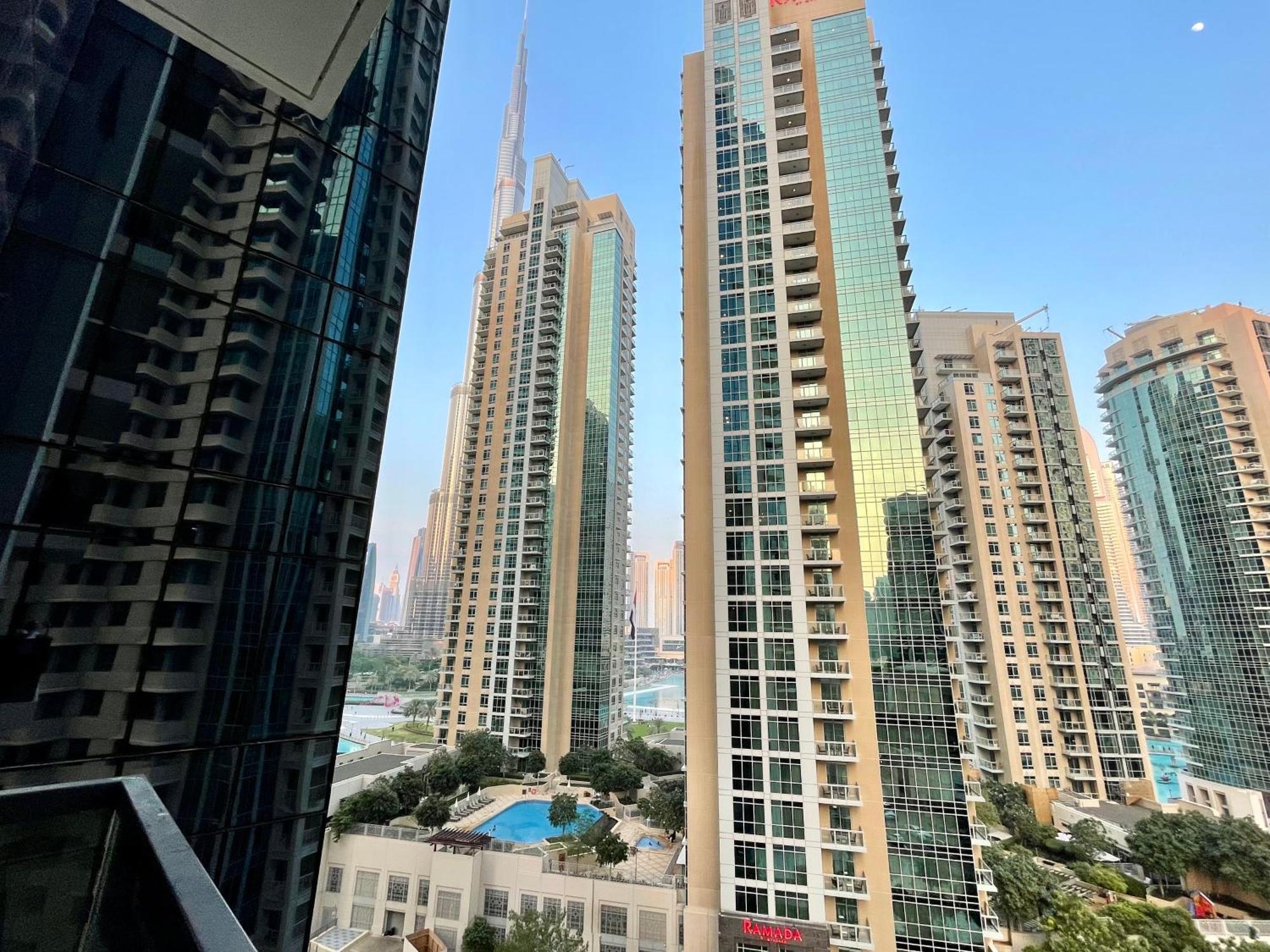Luxurious & Spacious 2br L Burj & Fountain Views L Walk To Mall L Pool L Gym Apartment Dubai