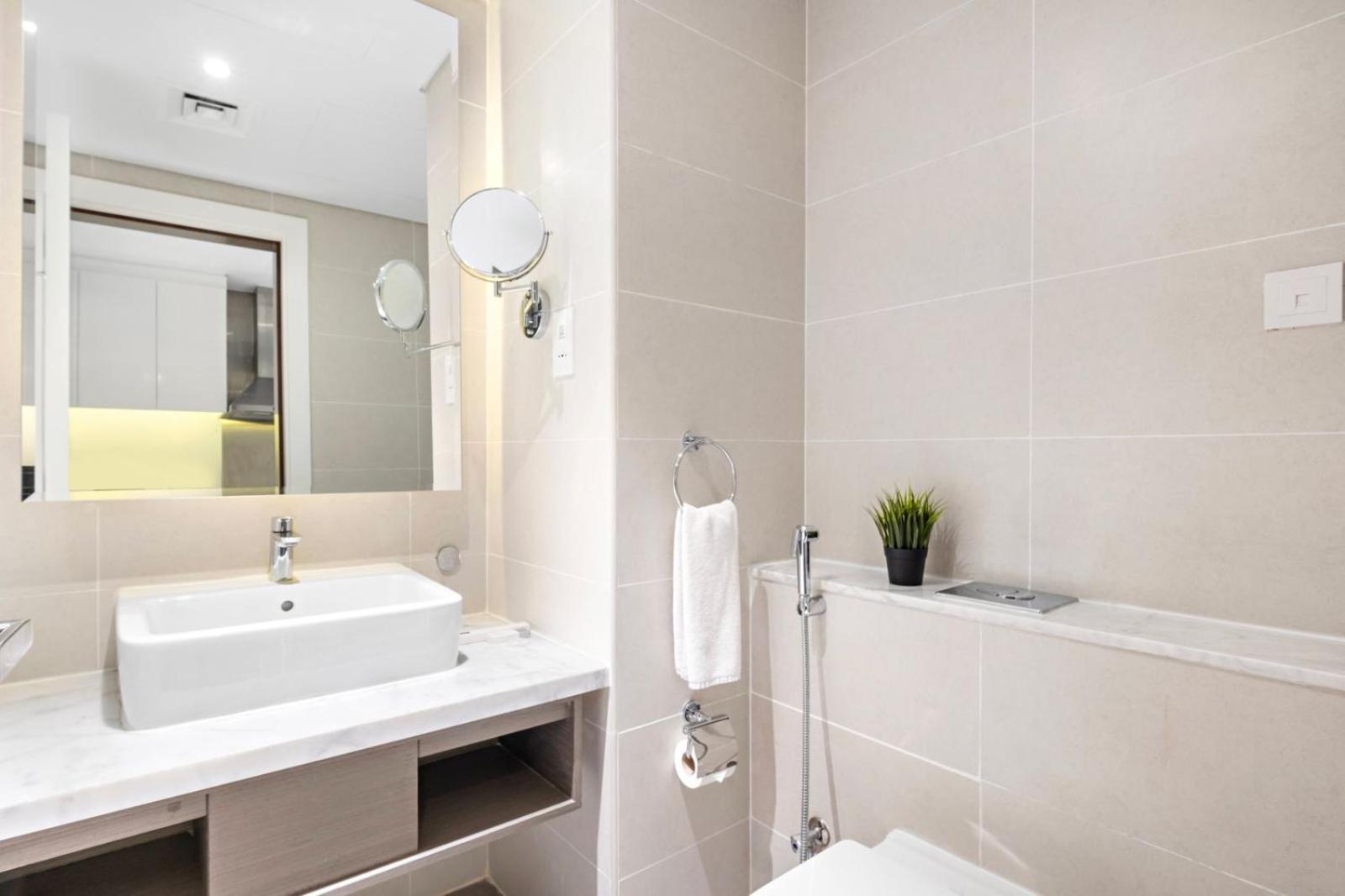 Aliving Private With Canal View 2111 Business Bay * Dubai