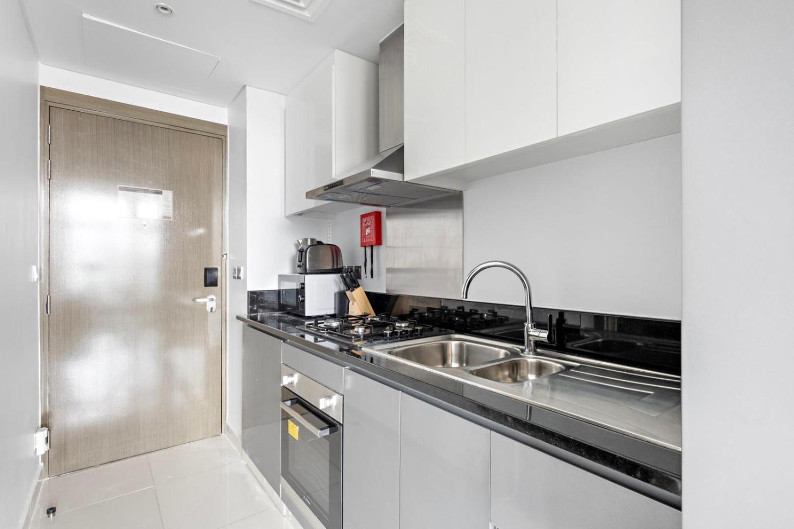 Aliving Private With Canal View 2111 Business Bay Apartment Dubai