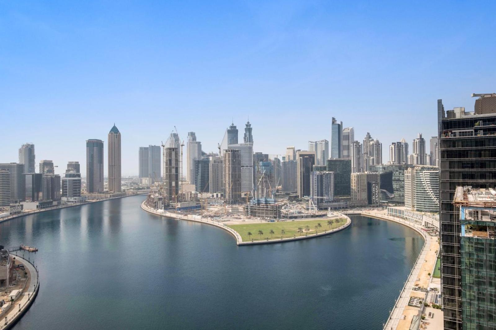 Aliving Private With Canal View 2111 Business Bay * Dubai