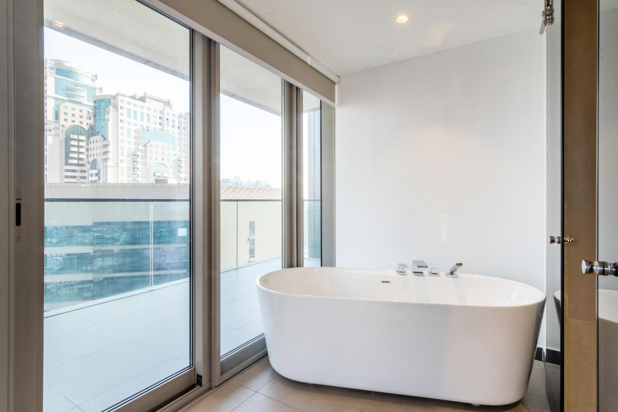 Sophisticated & Classy At The Onyx Apartment