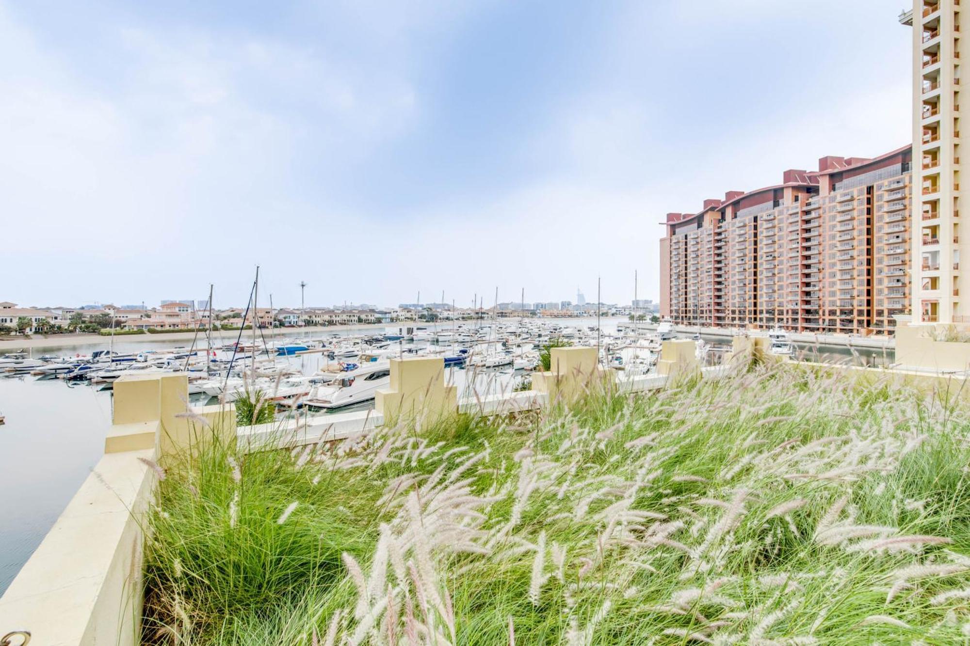 Globalstay. Luxury 3 Bedroom + Maid Townhouse With Sea View Dubai