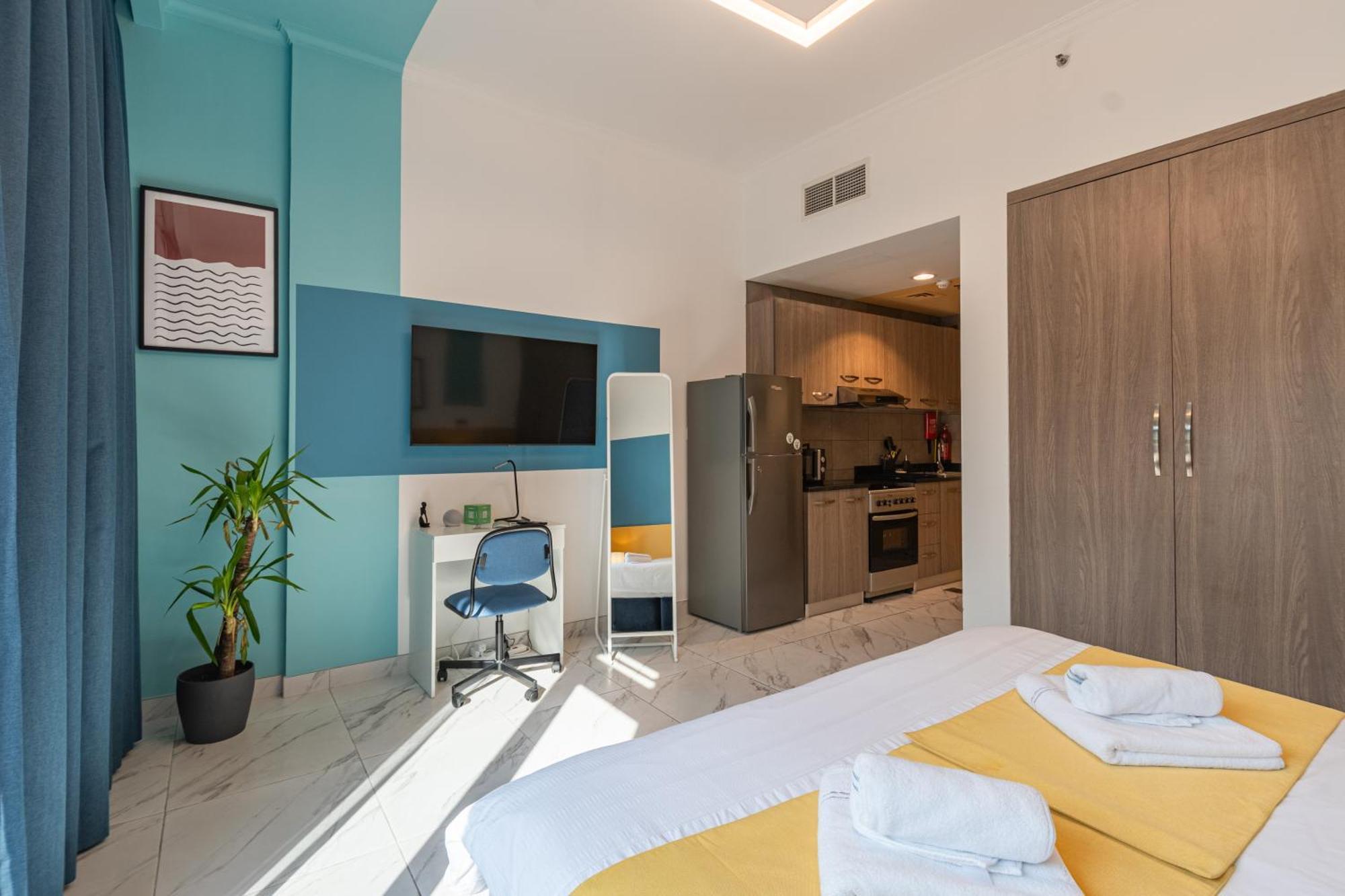 Izzzi Life Mint Aparthotel