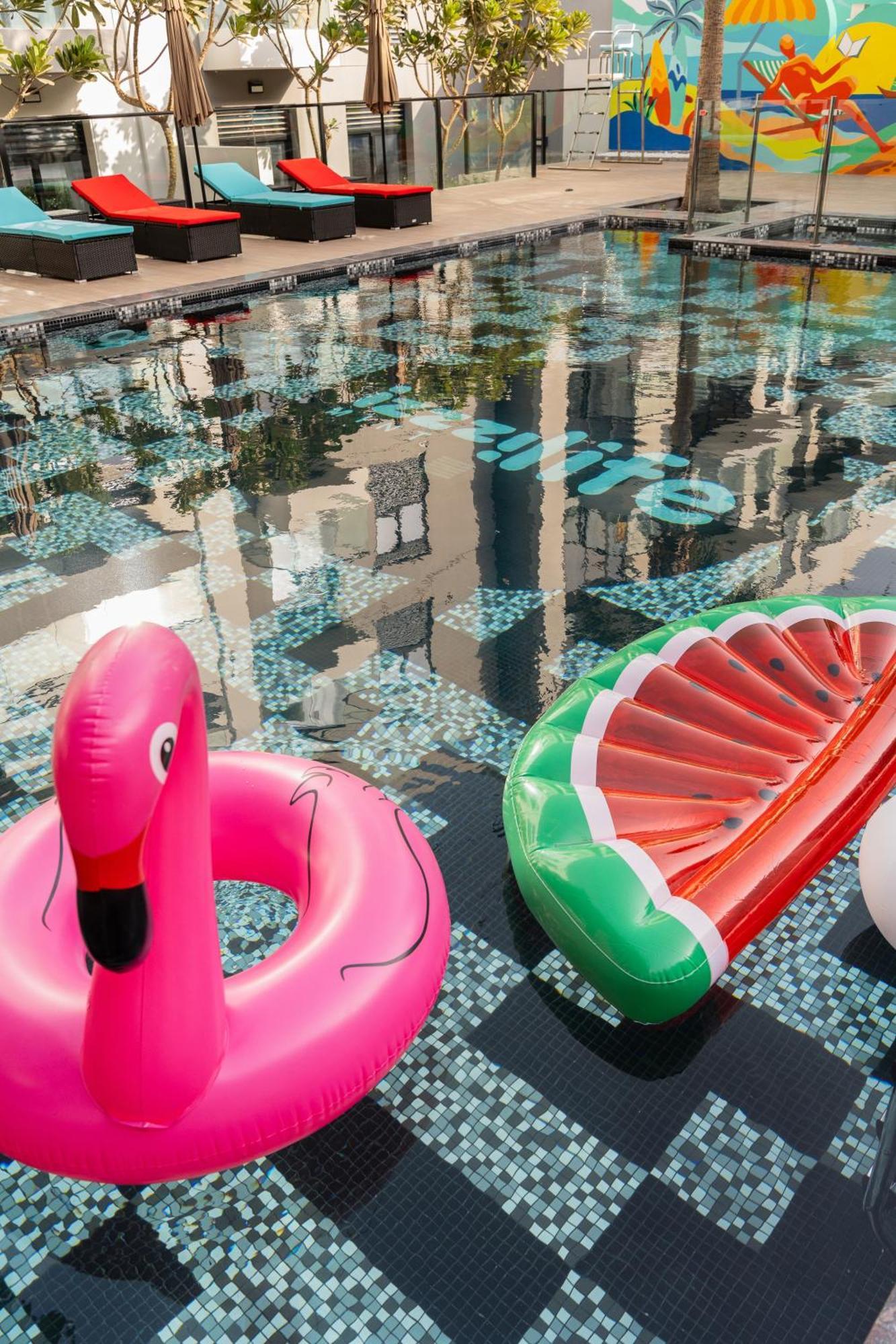 Izzzi Life Mint Aparthotel