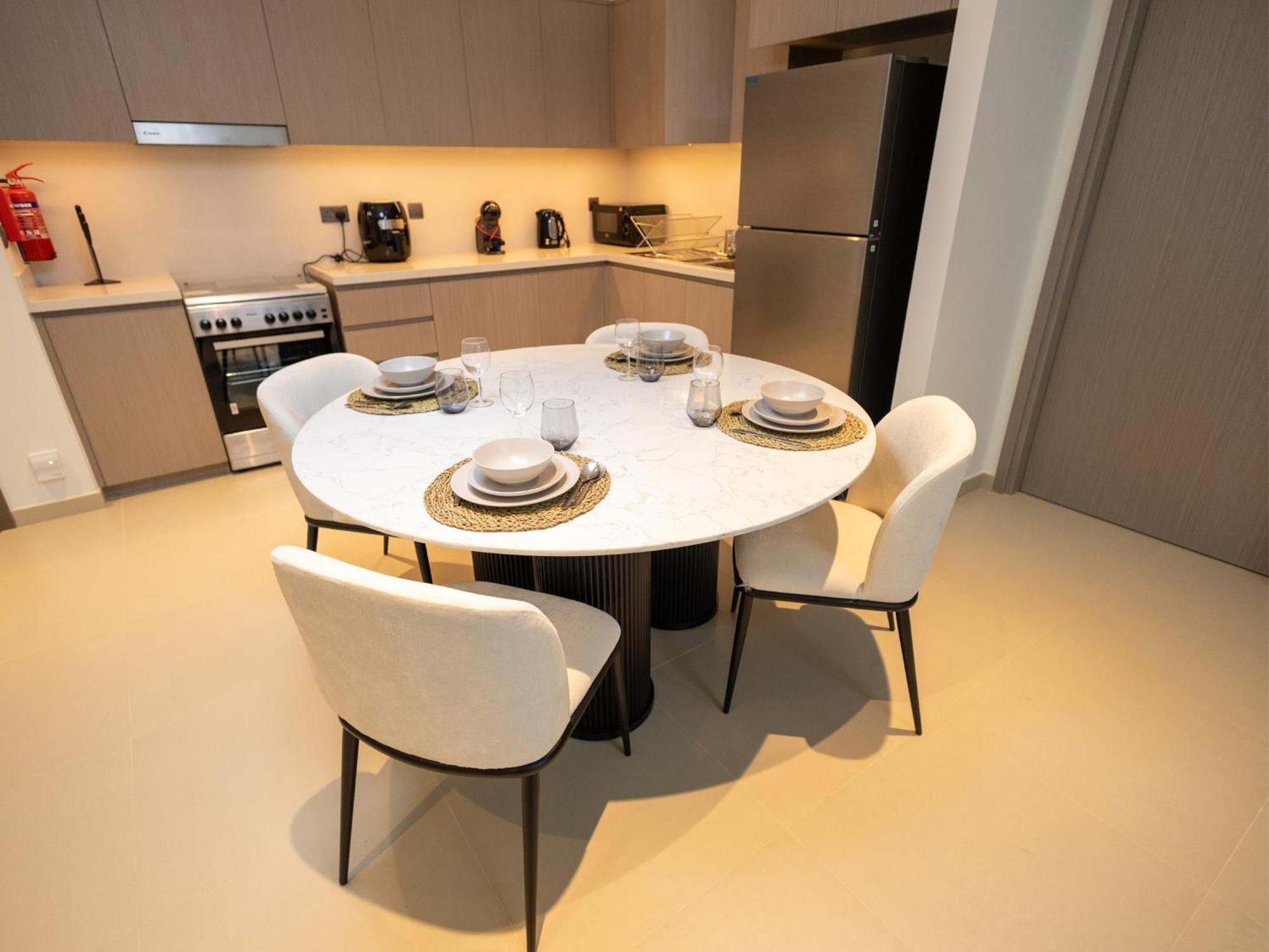 Mh - Act One Act Two - 2bhk - Ref503 * Dubai